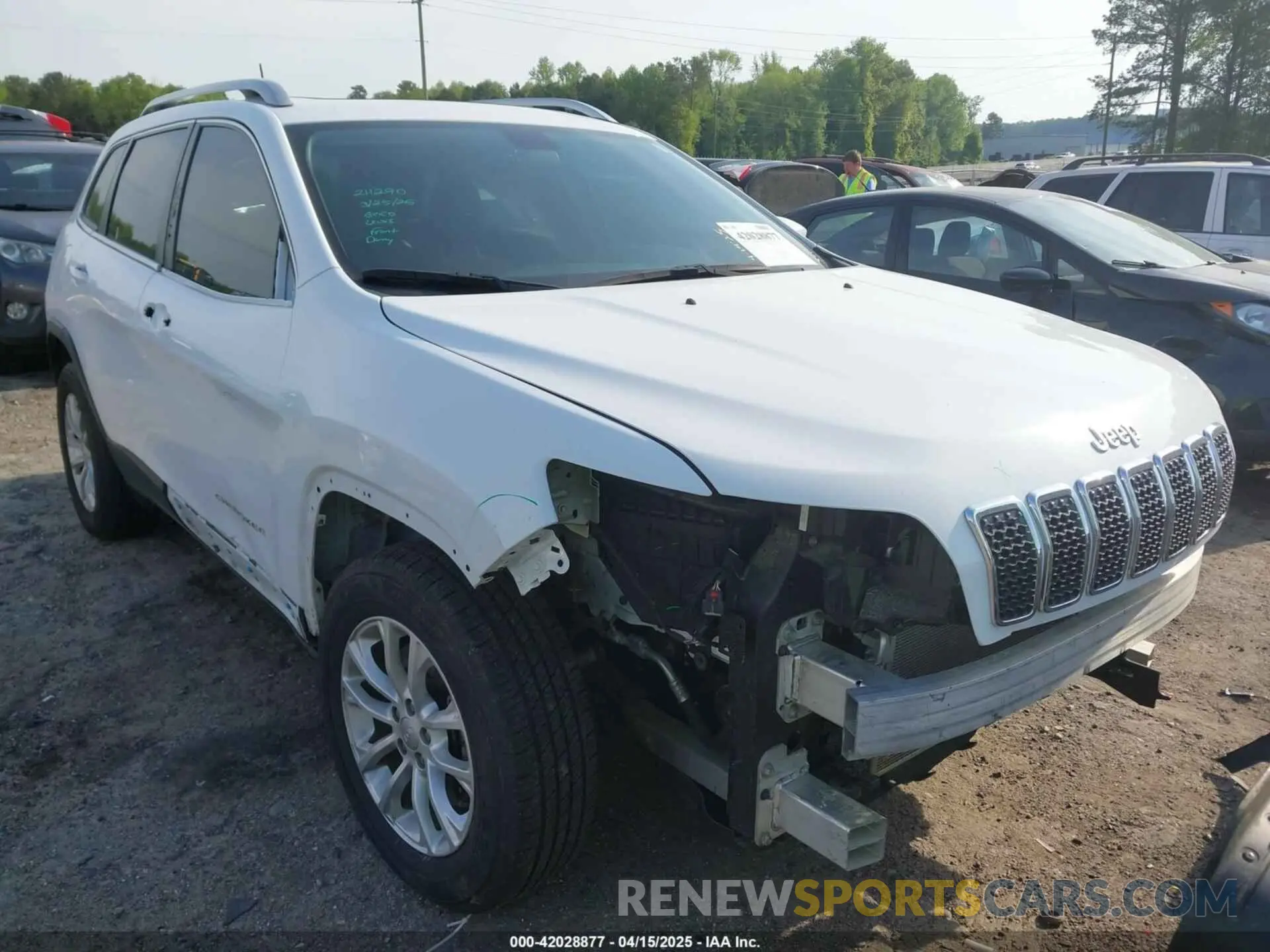 1 Photograph of a damaged car 1C4PJMCB3KD425451 JEEP CHEROKEE 2019