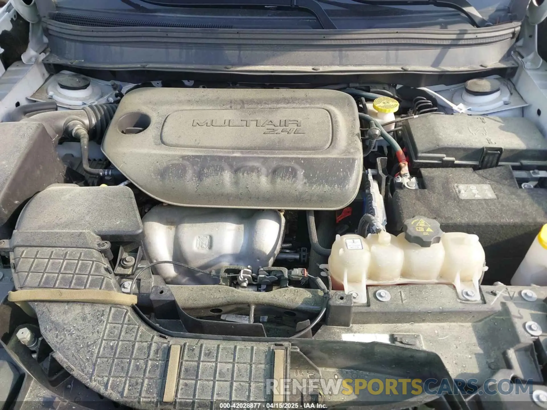 10 Photograph of a damaged car 1C4PJMCB3KD425451 JEEP CHEROKEE 2019