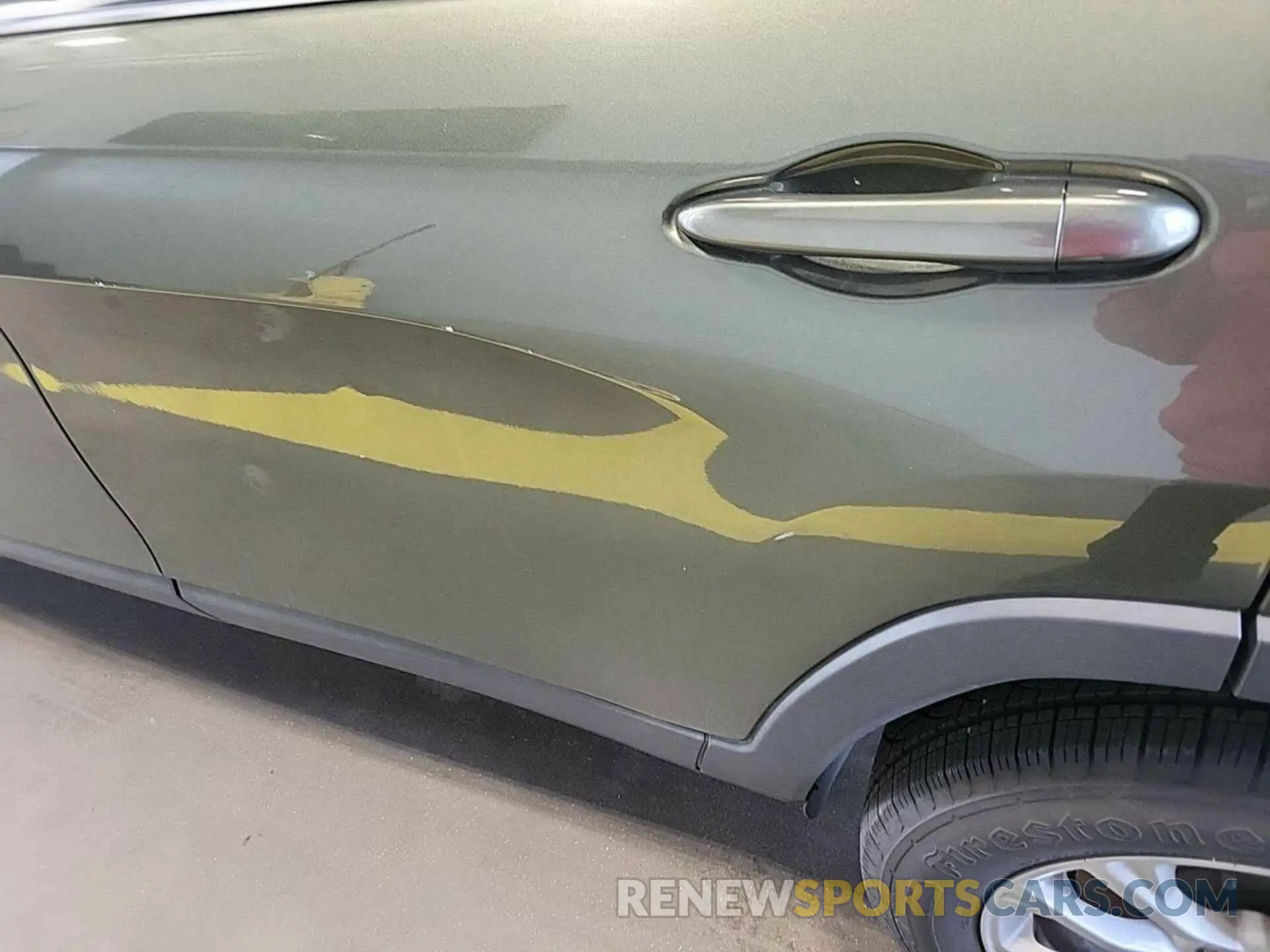9 Photograph of a damaged car 1C4PJMCB3KD450804 JEEP CHEROKEE 2019