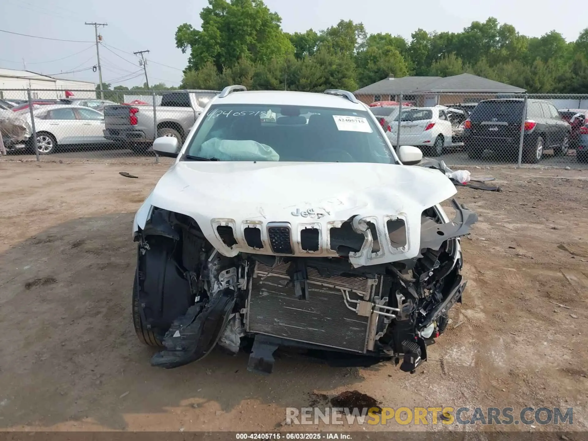 12 Photograph of a damaged car 1C4PJMCB5KD341728 JEEP CHEROKEE 2019