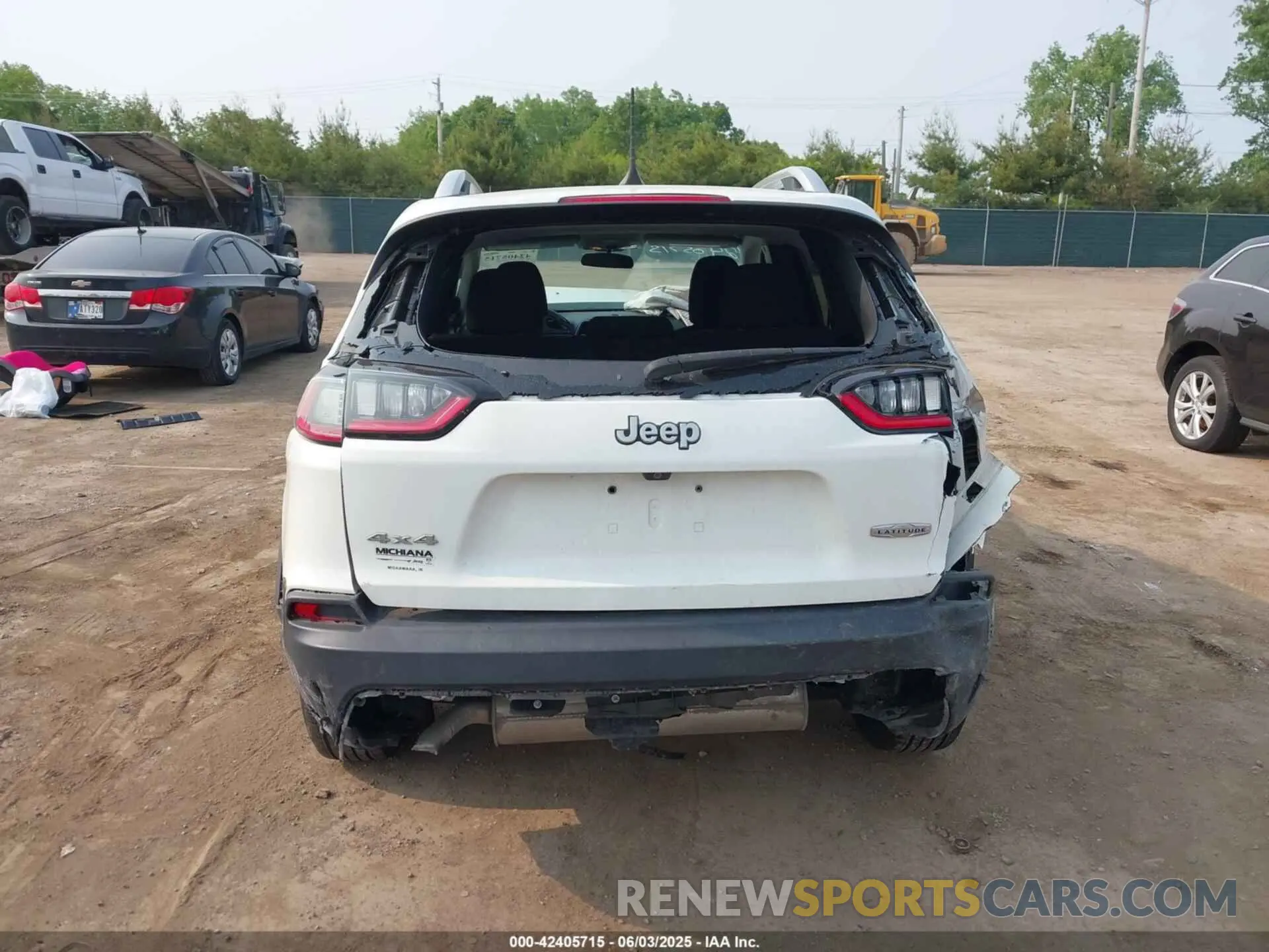 16 Photograph of a damaged car 1C4PJMCB5KD341728 JEEP CHEROKEE 2019