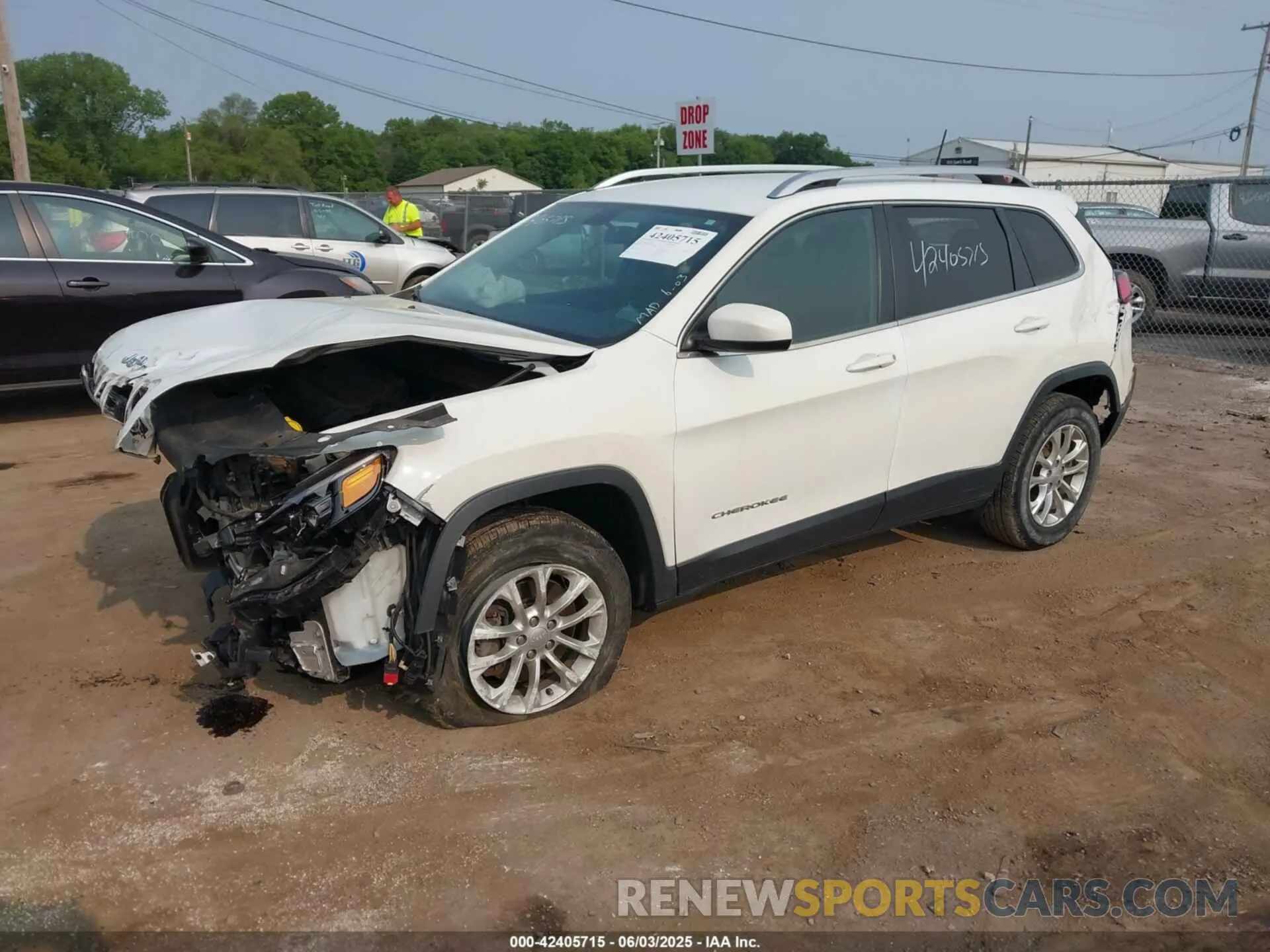 2 Photograph of a damaged car 1C4PJMCB5KD341728 JEEP CHEROKEE 2019