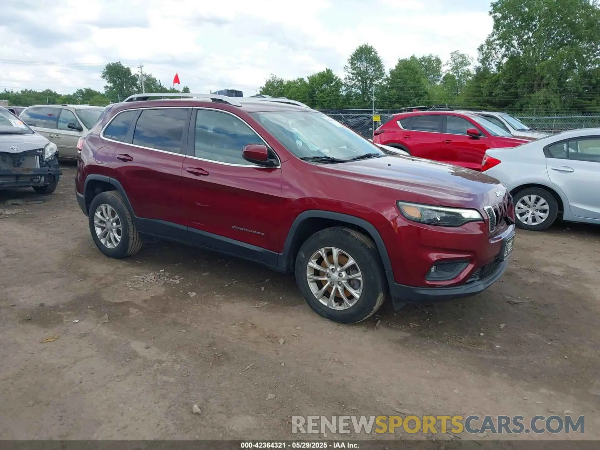 1 Photograph of a damaged car 1C4PJMCB5KD386572 JEEP CHEROKEE 2019