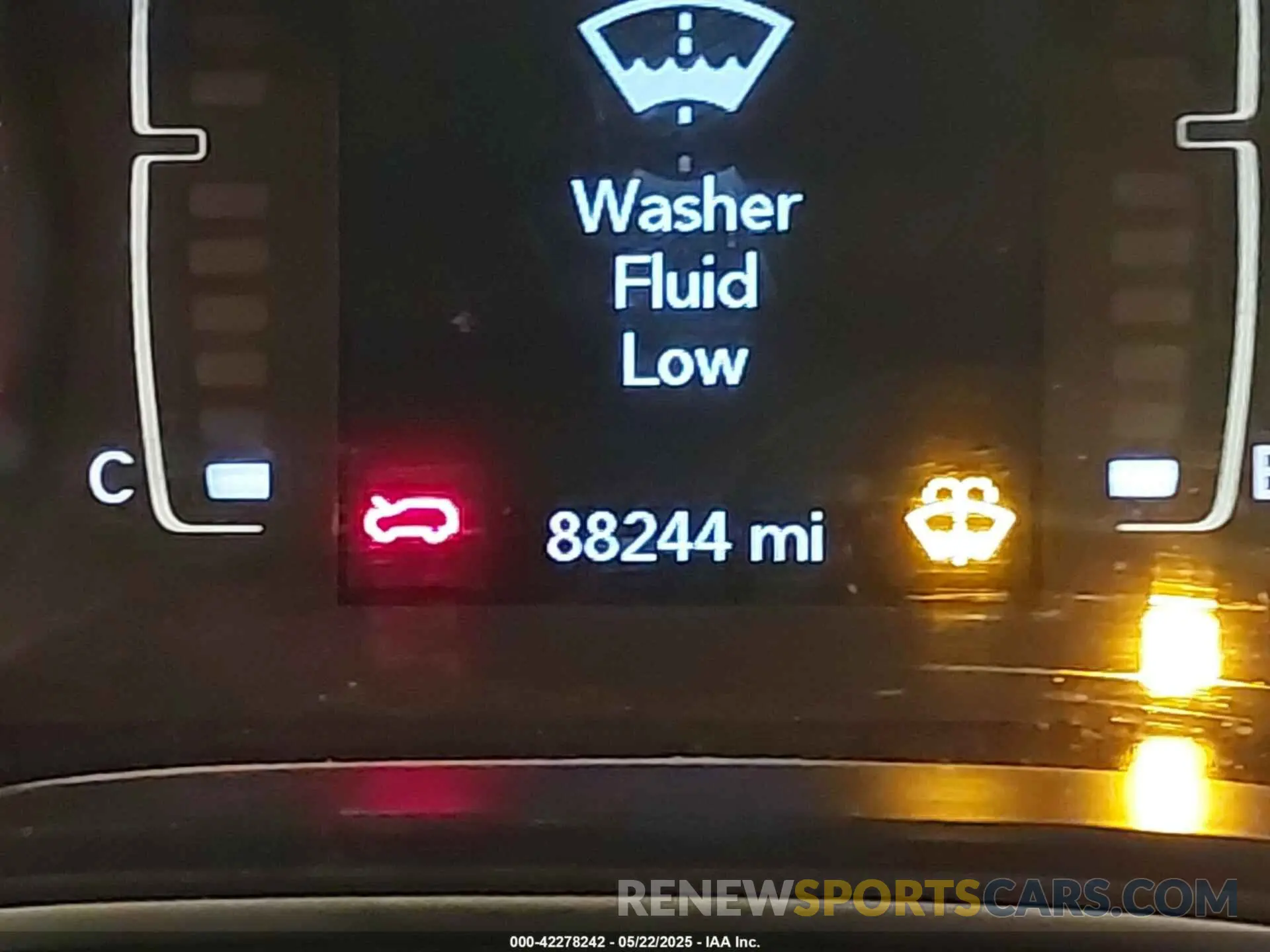15 Photograph of a damaged car 1C4PJMCB6KD335596 JEEP CHEROKEE 2019