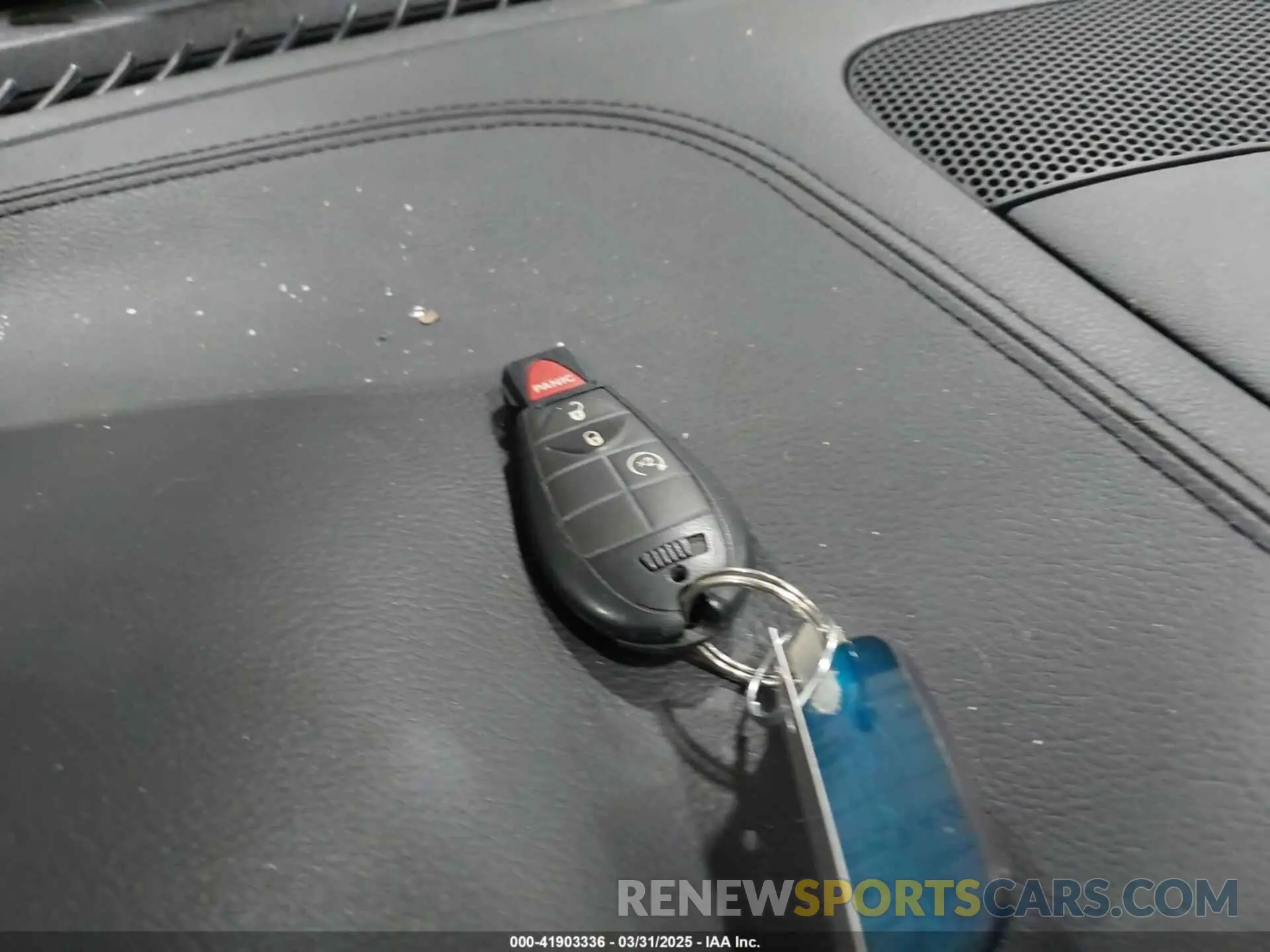 11 Photograph of a damaged car 1C4PJMCB7KD118915 JEEP CHEROKEE 2019