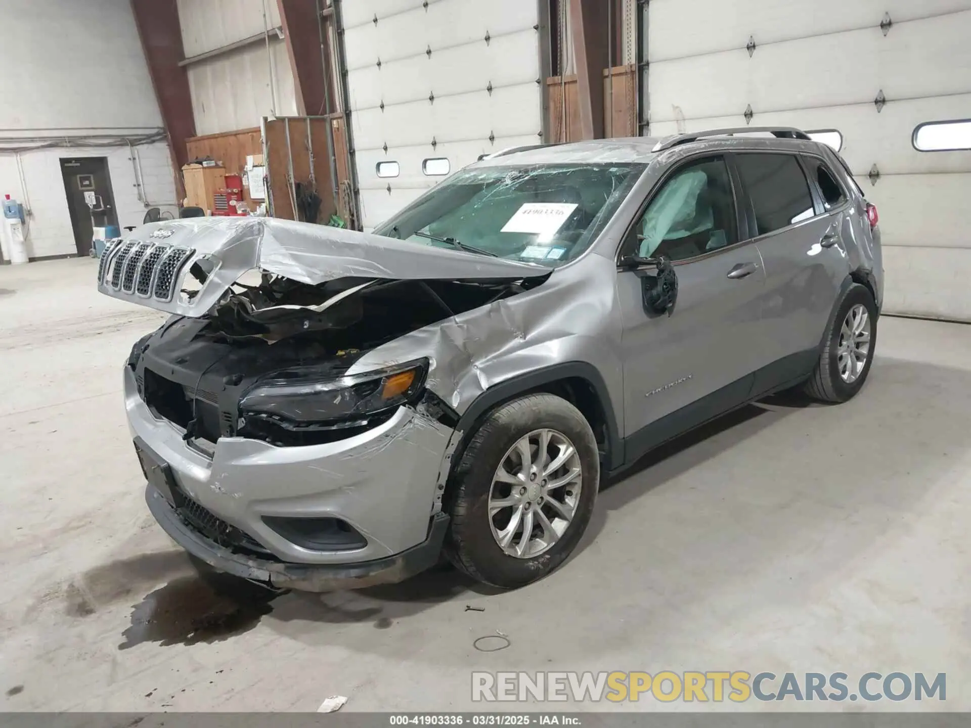 2 Photograph of a damaged car 1C4PJMCB7KD118915 JEEP CHEROKEE 2019