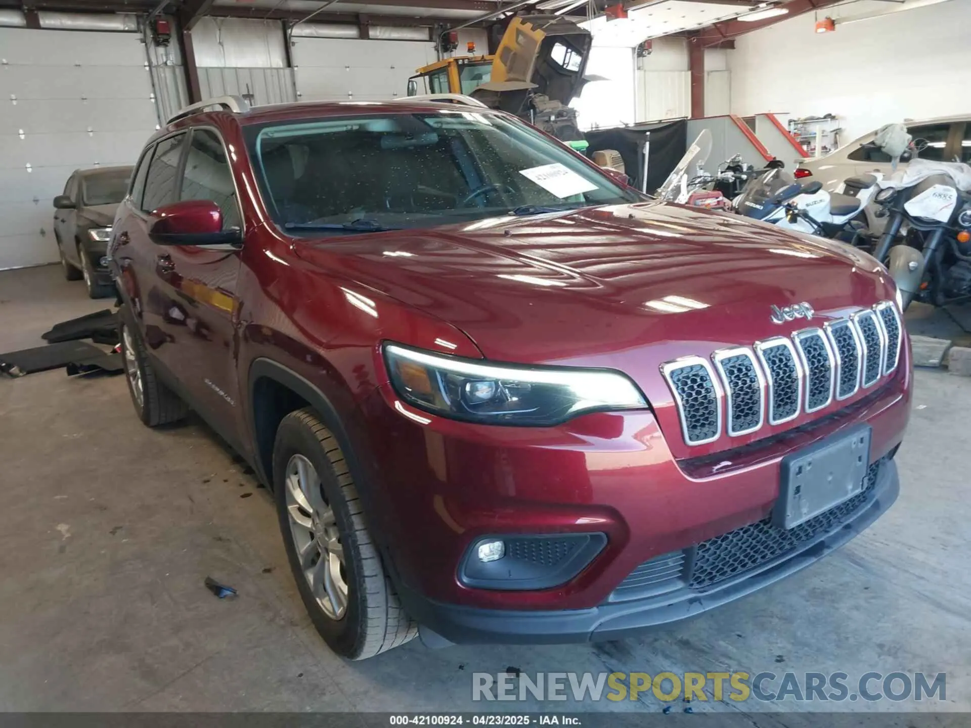 1 Photograph of a damaged car 1C4PJMCB7KD127453 JEEP CHEROKEE 2019