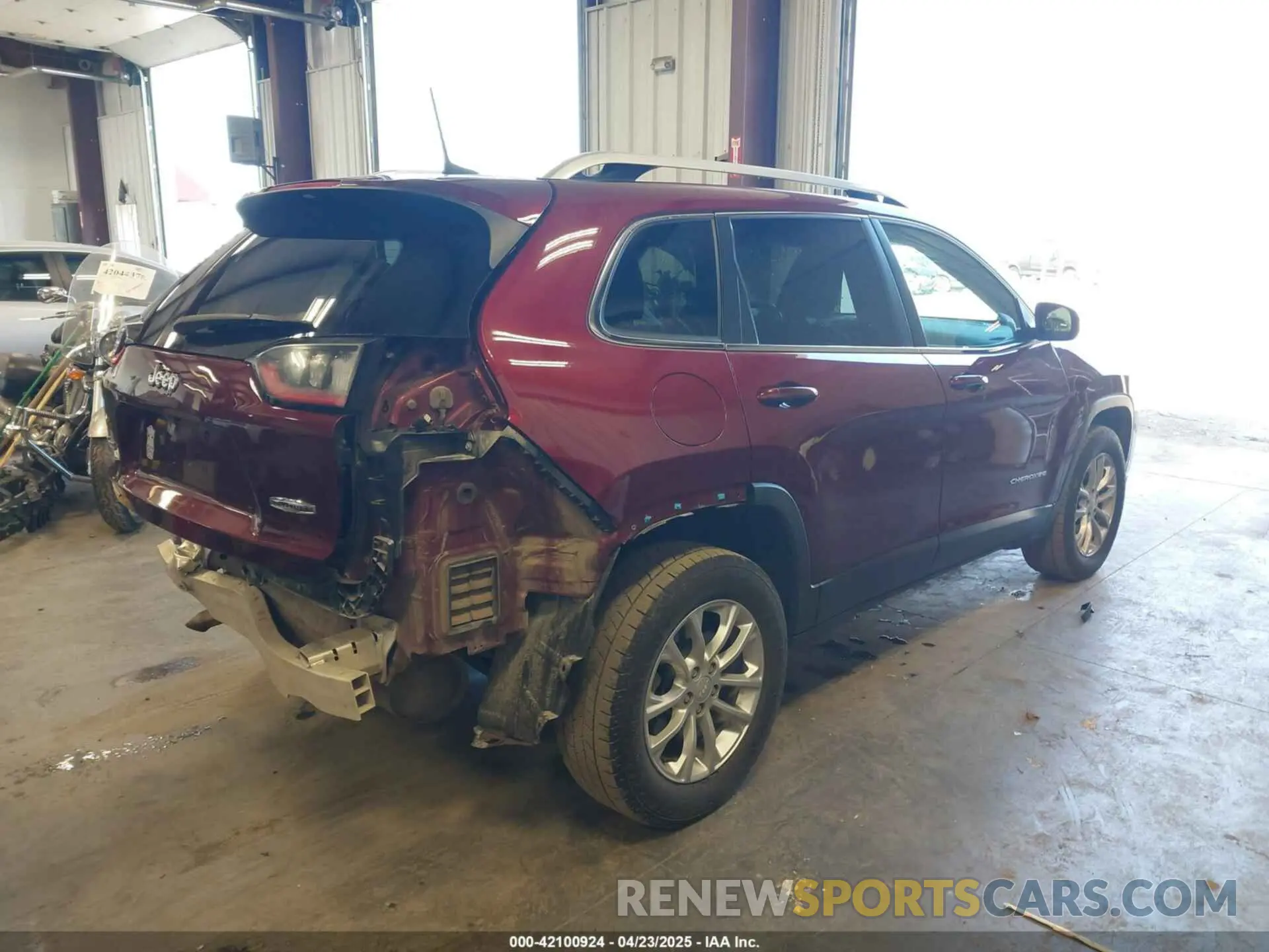 4 Photograph of a damaged car 1C4PJMCB7KD127453 JEEP CHEROKEE 2019