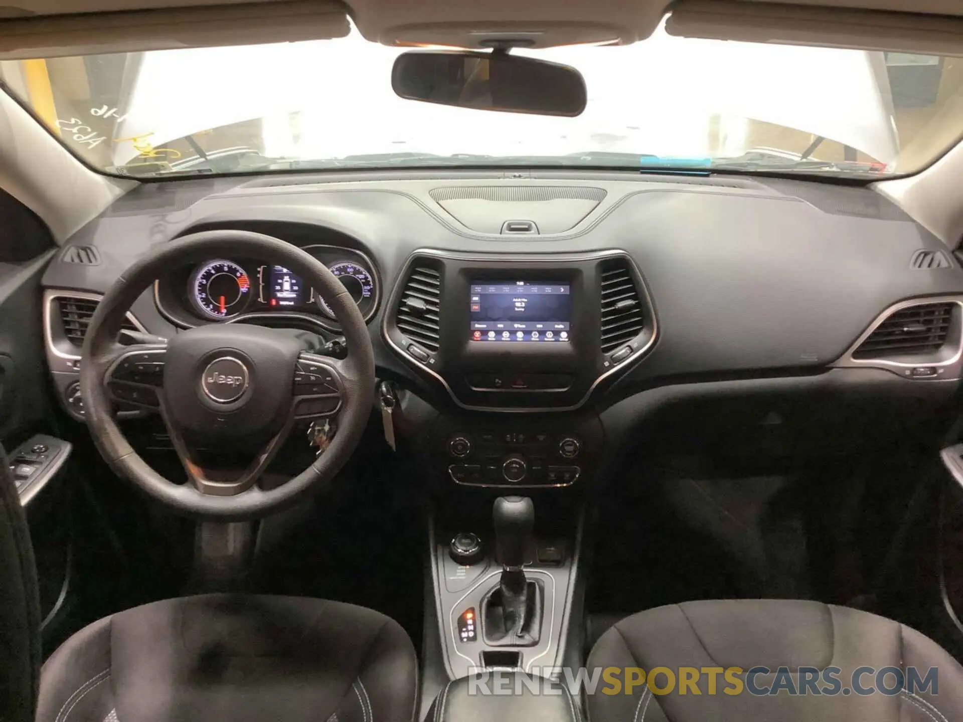 11 Photograph of a damaged car 1C4PJMCB8KD458316 JEEP CHEROKEE 2019