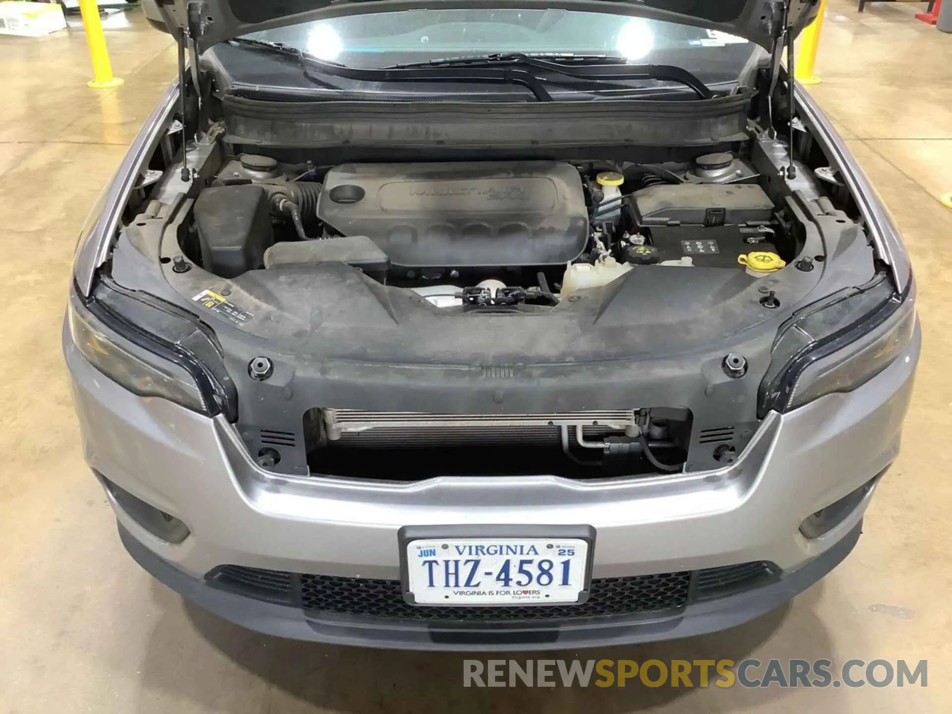 23 Photograph of a damaged car 1C4PJMCB8KD458316 JEEP CHEROKEE 2019