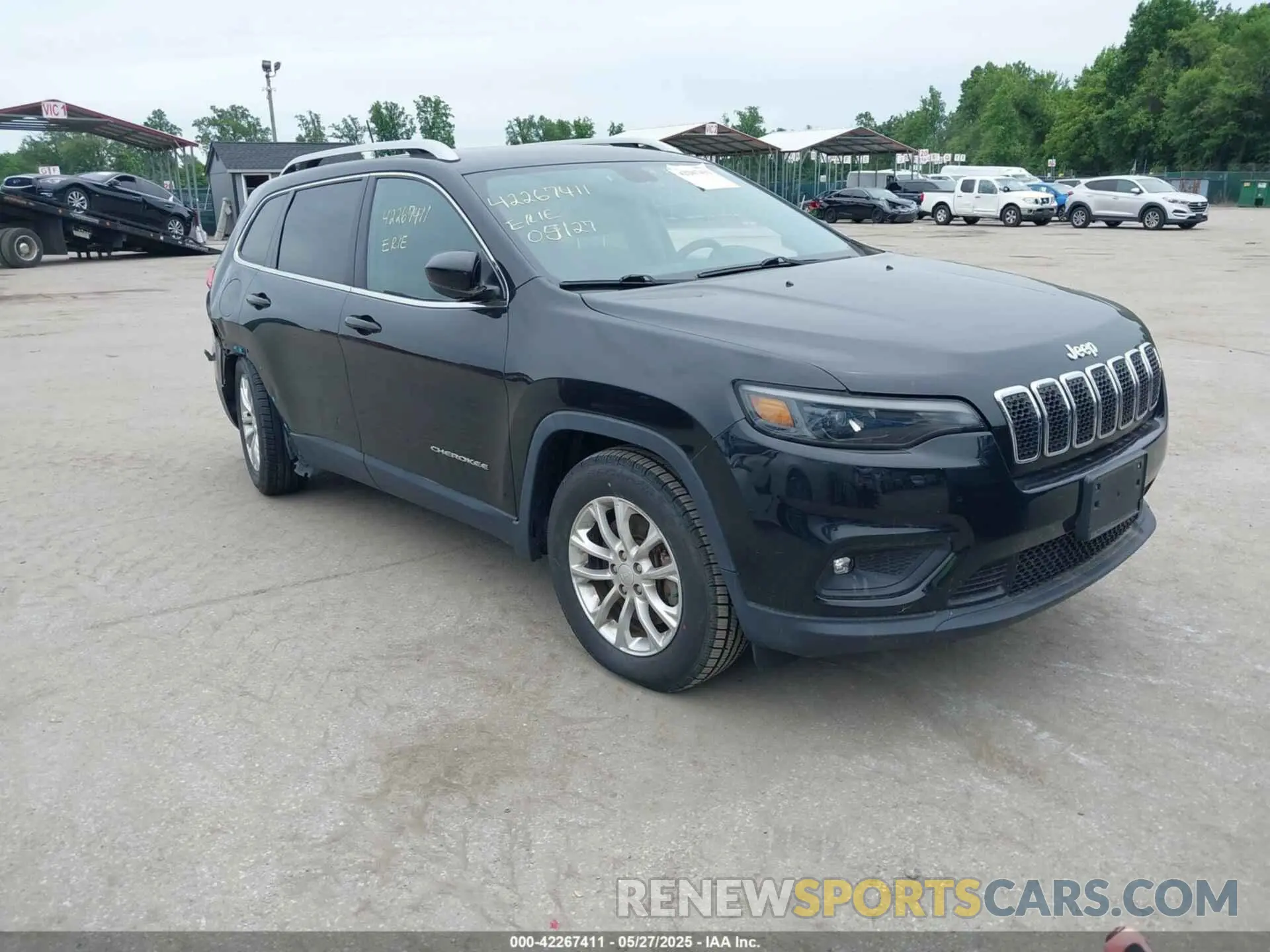1 Photograph of a damaged car 1C4PJMCB9KD140835 JEEP CHEROKEE 2019