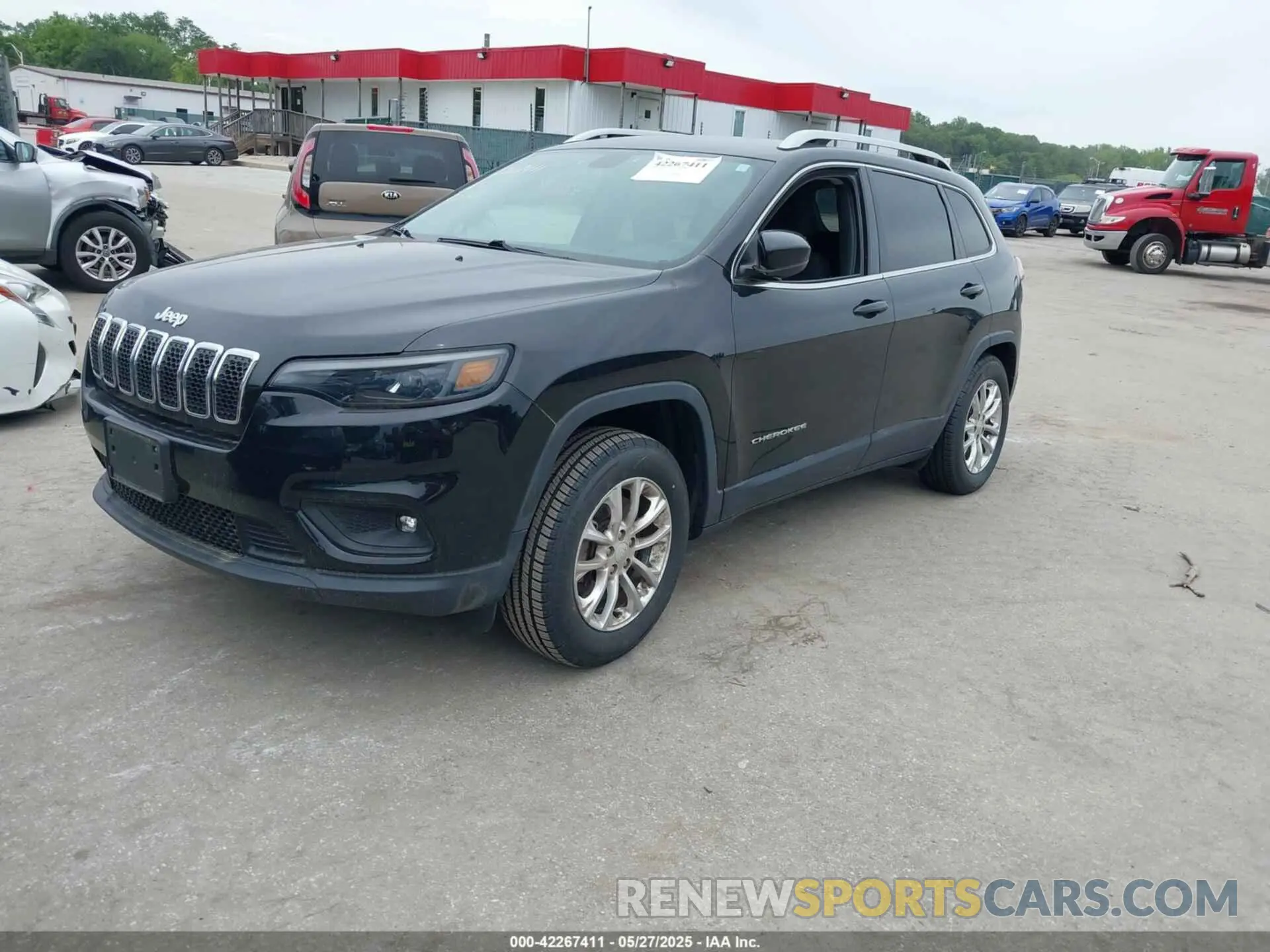 2 Photograph of a damaged car 1C4PJMCB9KD140835 JEEP CHEROKEE 2019