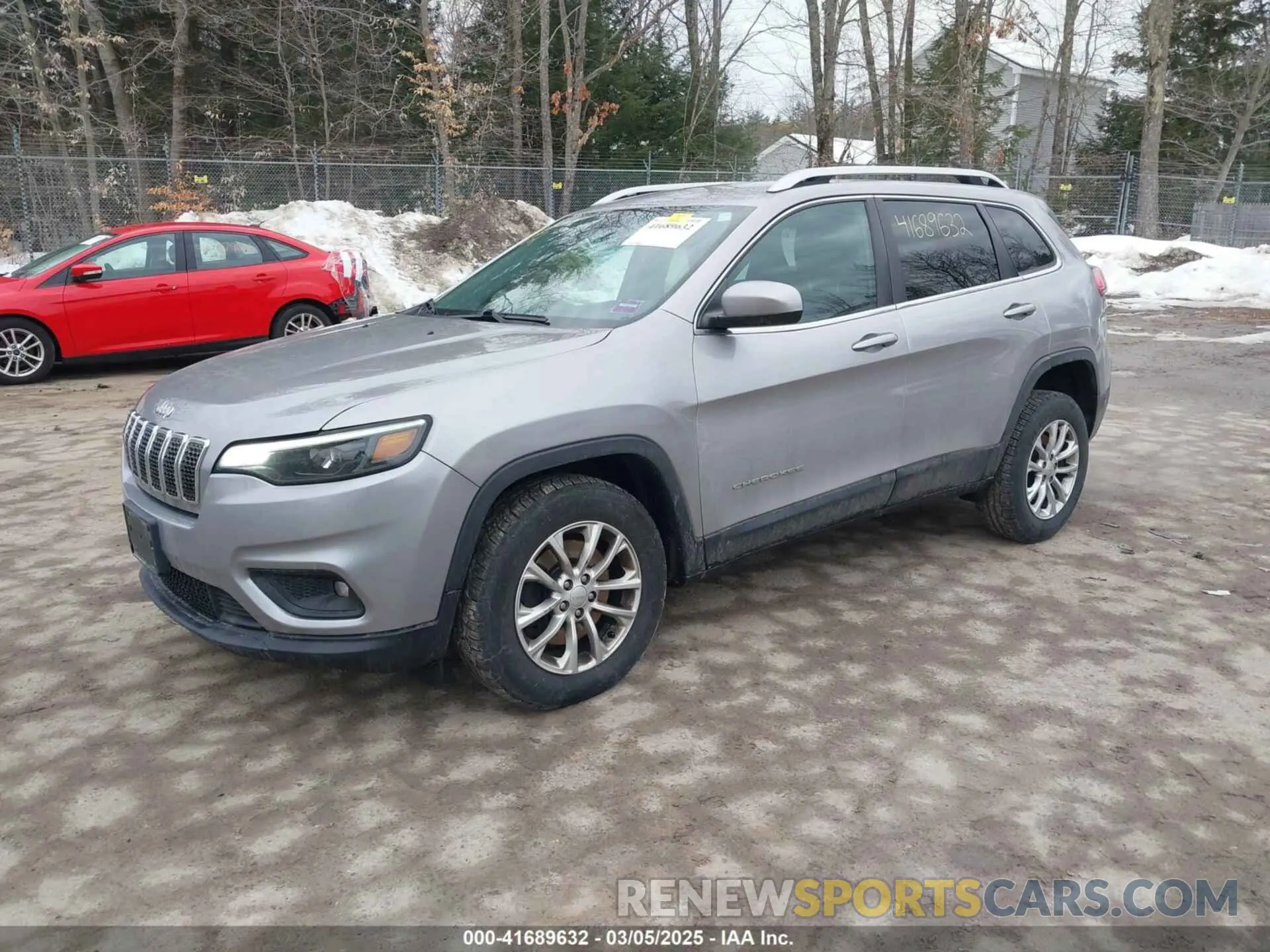 2 Photograph of a damaged car 1C4PJMCB9KD214299 JEEP CHEROKEE 2019
