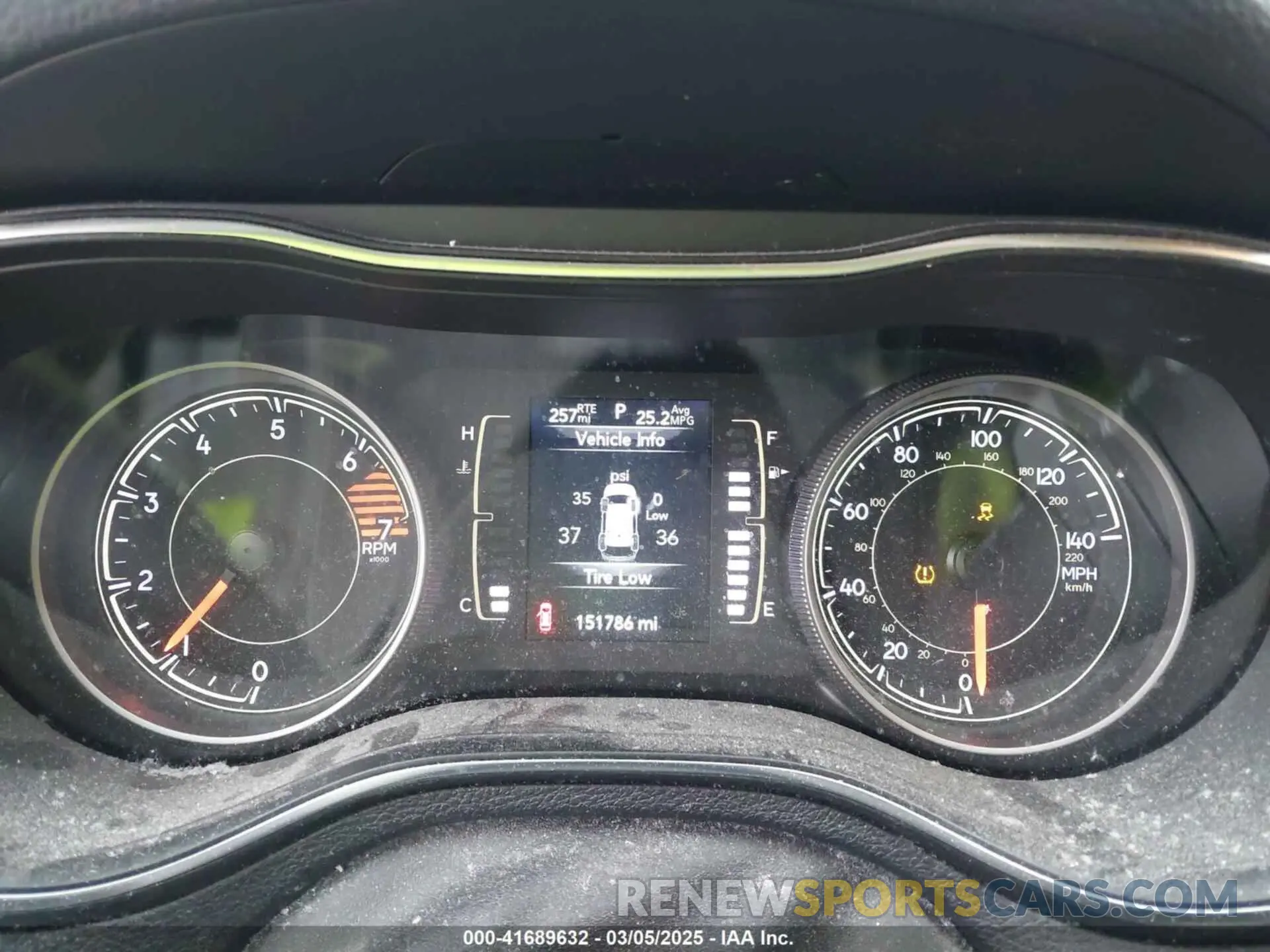 7 Photograph of a damaged car 1C4PJMCB9KD214299 JEEP CHEROKEE 2019