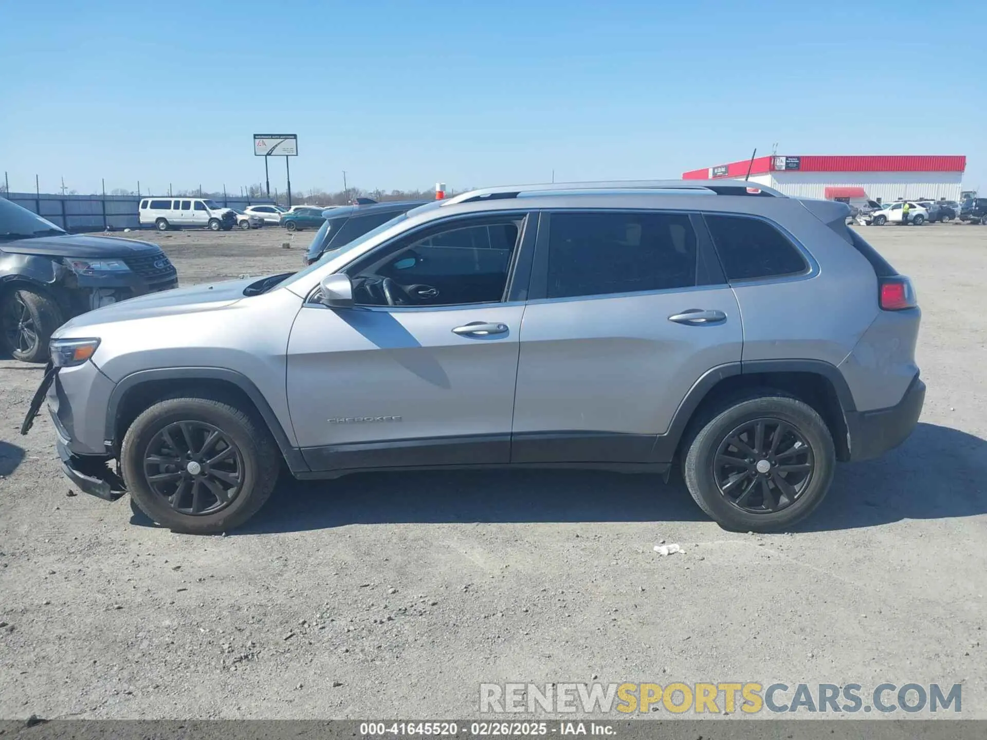 14 Photograph of a damaged car 1C4PJMCB9KD442979 JEEP CHEROKEE 2019