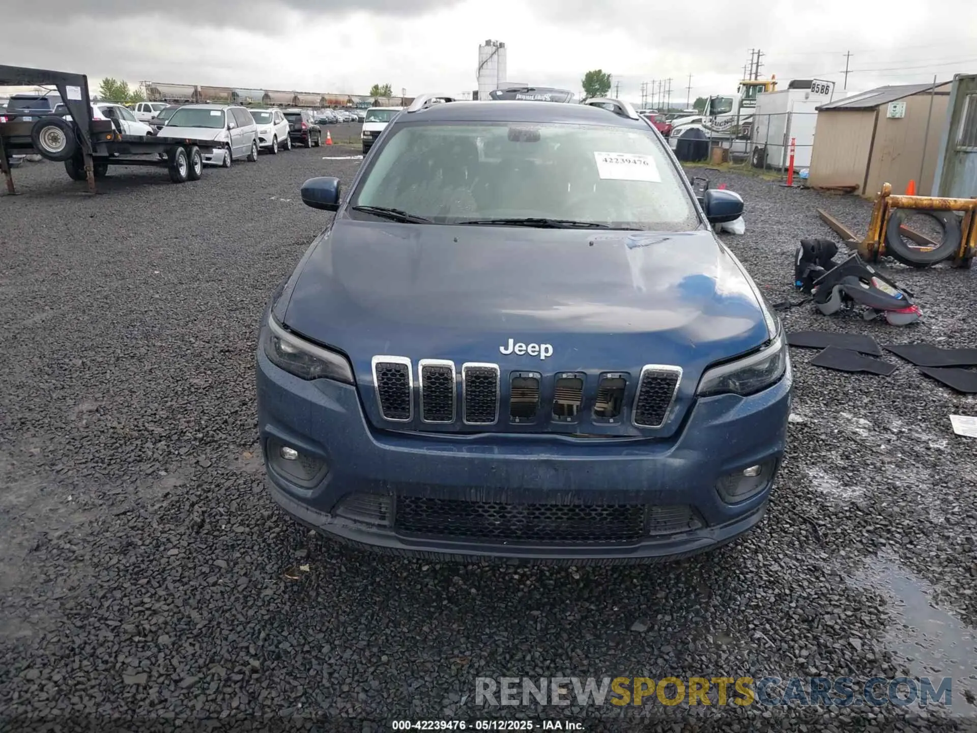 12 Photograph of a damaged car 1C4PJMCX2KD369871 JEEP CHEROKEE 2019