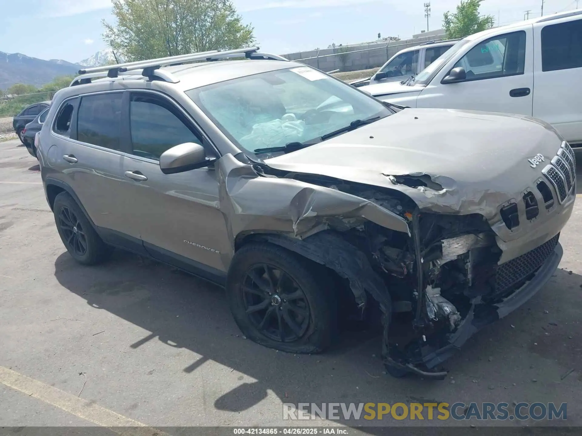 1 Photograph of a damaged car 1C4PJMCX3KD103498 JEEP CHEROKEE 2019