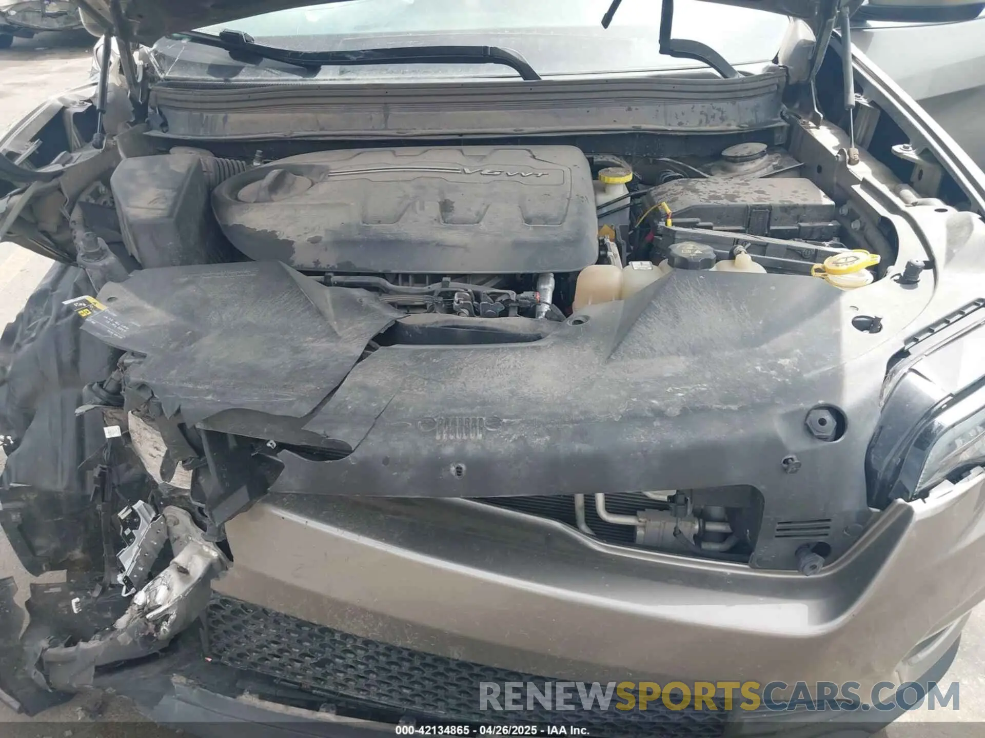 10 Photograph of a damaged car 1C4PJMCX3KD103498 JEEP CHEROKEE 2019