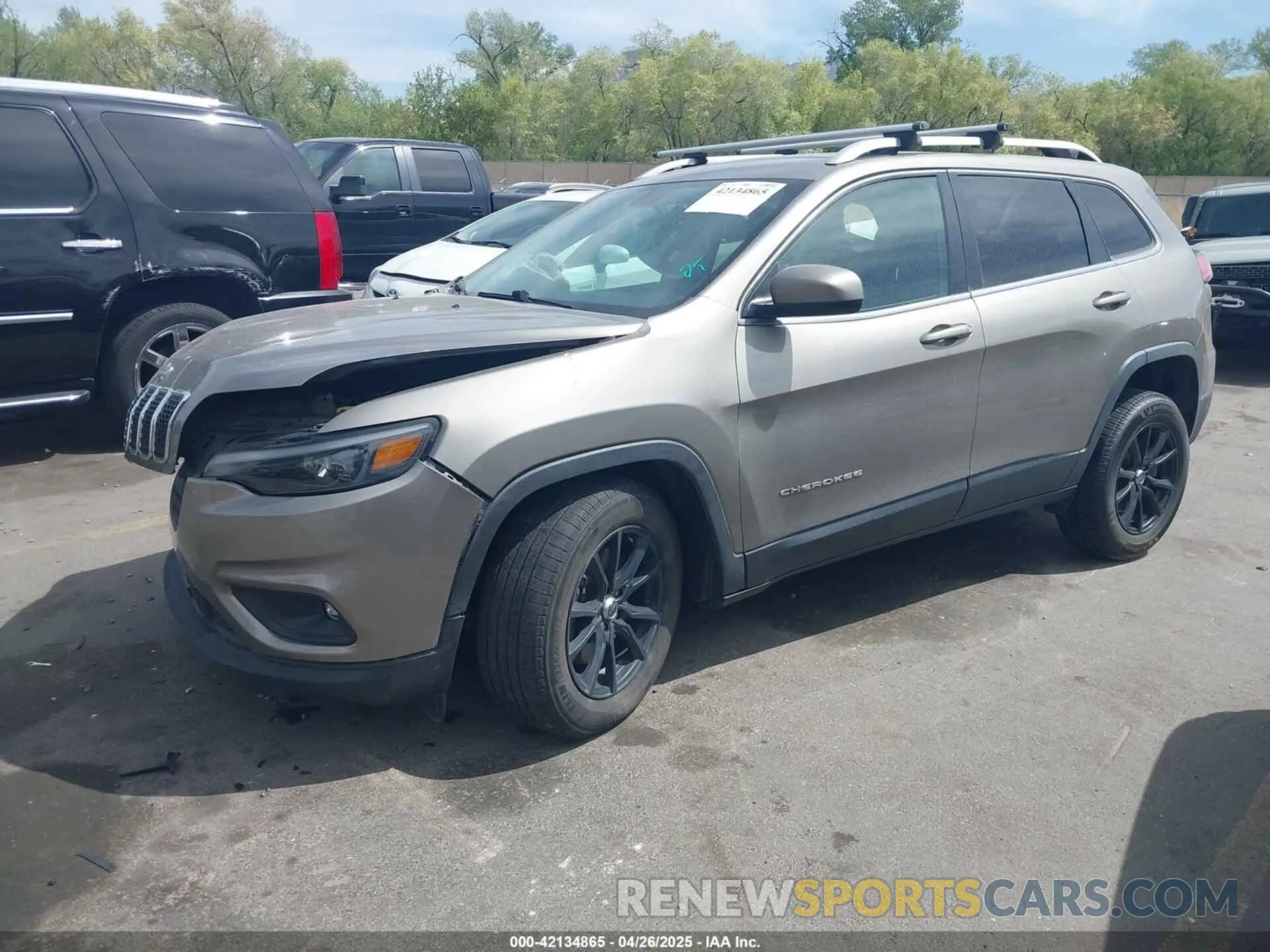 2 Photograph of a damaged car 1C4PJMCX3KD103498 JEEP CHEROKEE 2019