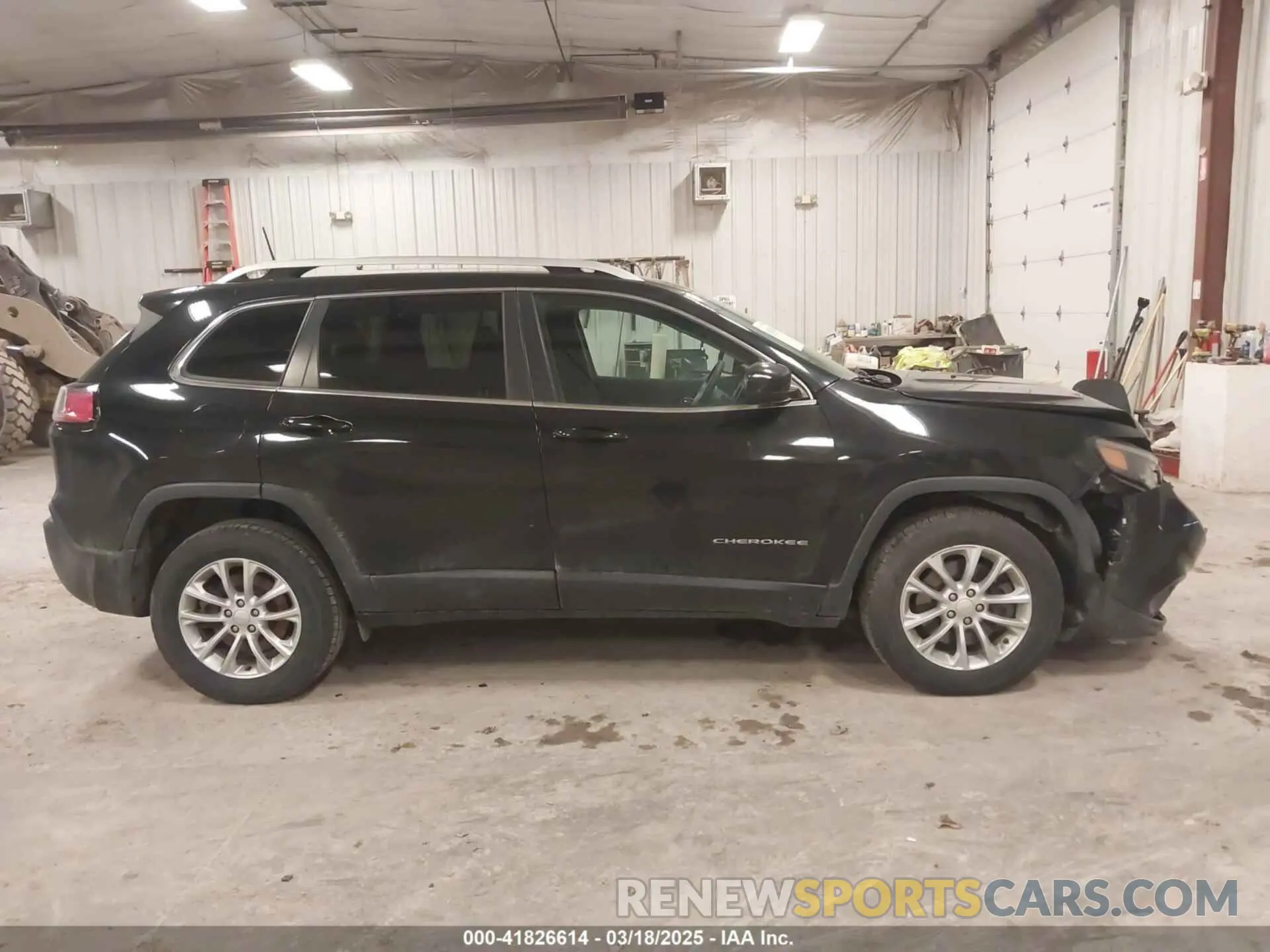 13 Photograph of a damaged car 1C4PJMCX6KD218841 JEEP CHEROKEE 2019