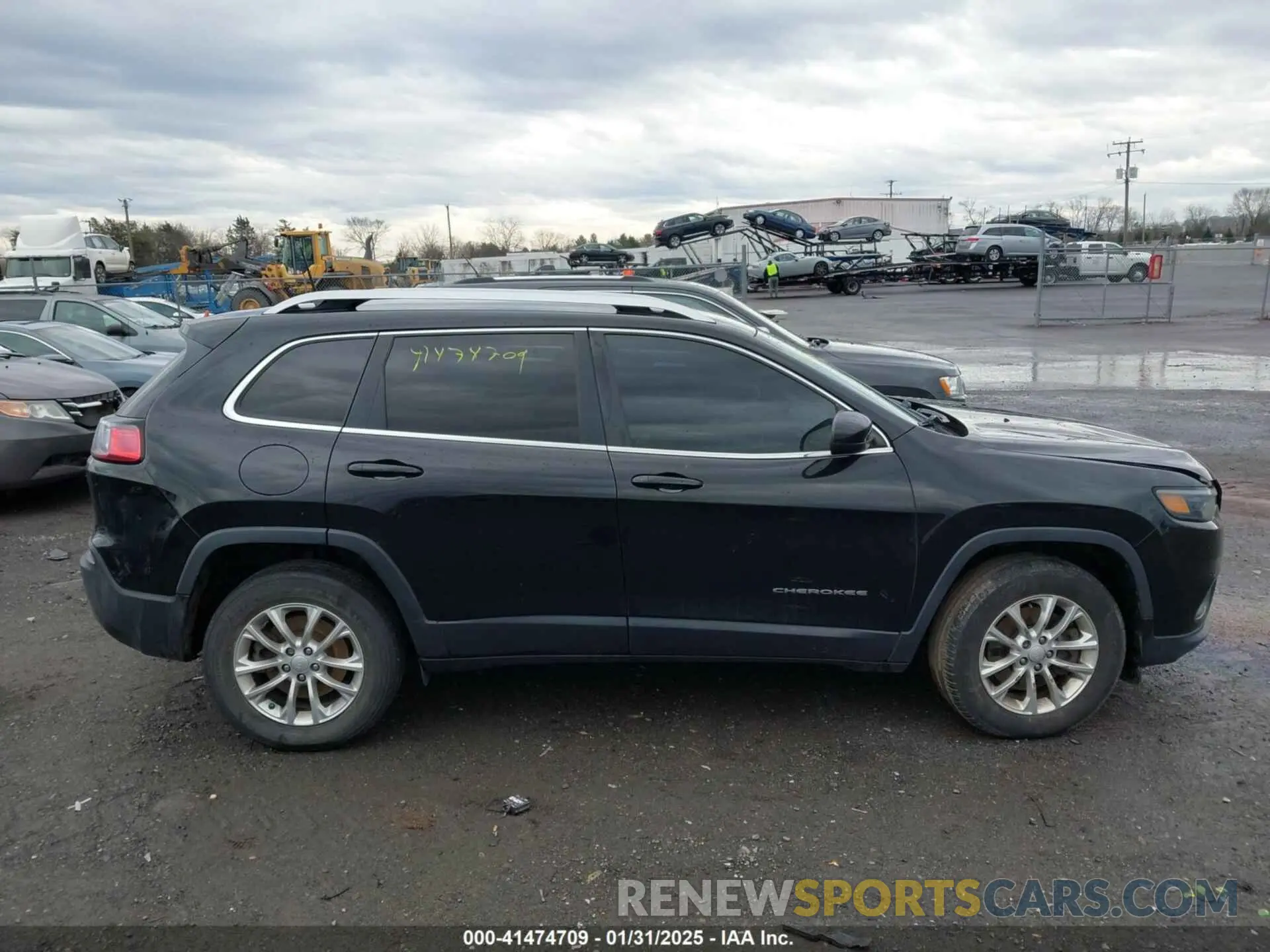 13 Photograph of a damaged car 1C4PJMCX7KD230450 JEEP CHEROKEE 2019