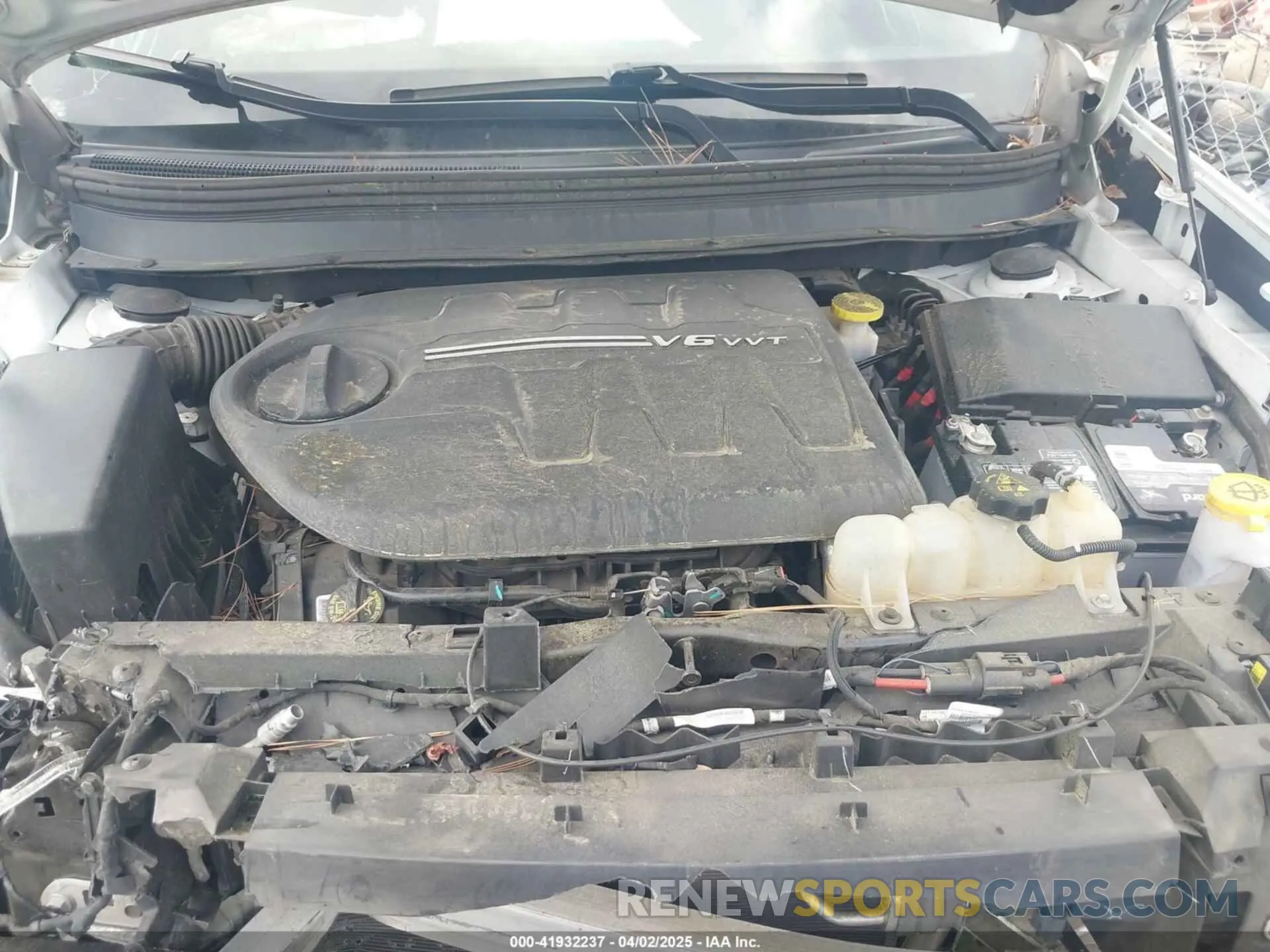 10 Photograph of a damaged car 1C4PJMCX8KD337314 JEEP CHEROKEE 2019