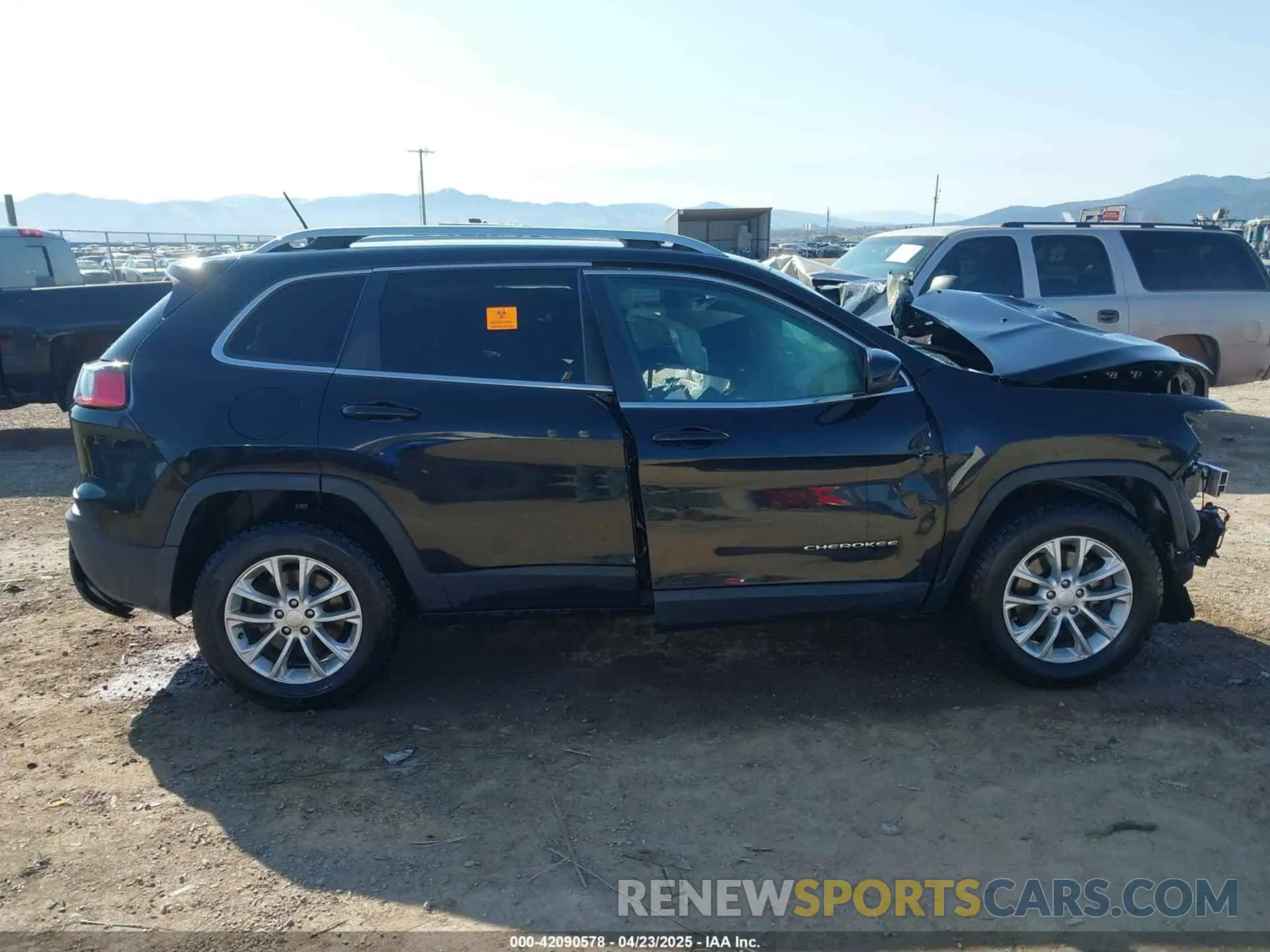 12 Photograph of a damaged car 1C4PJMCX9KD131399 JEEP CHEROKEE 2019