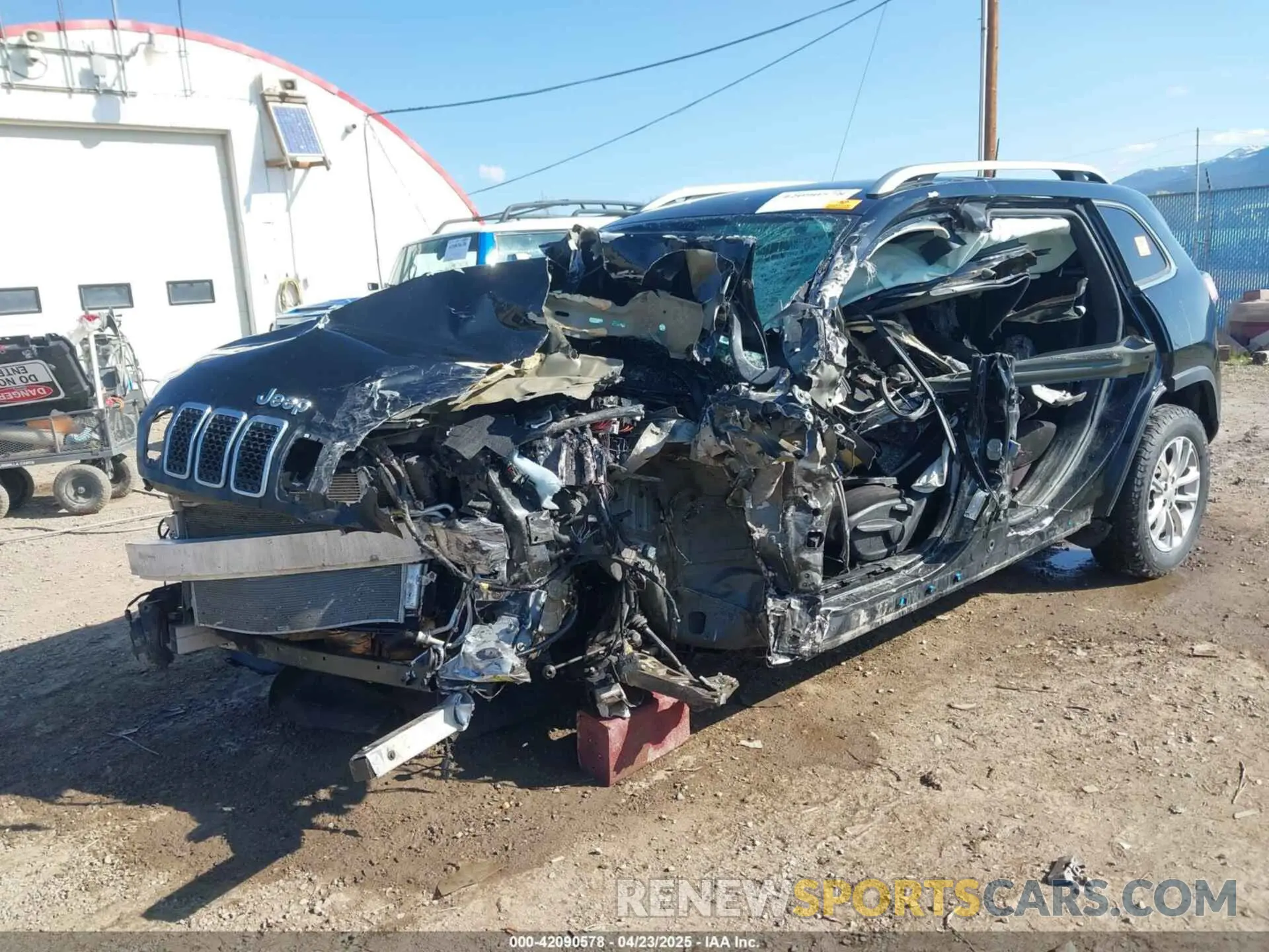 2 Photograph of a damaged car 1C4PJMCX9KD131399 JEEP CHEROKEE 2019