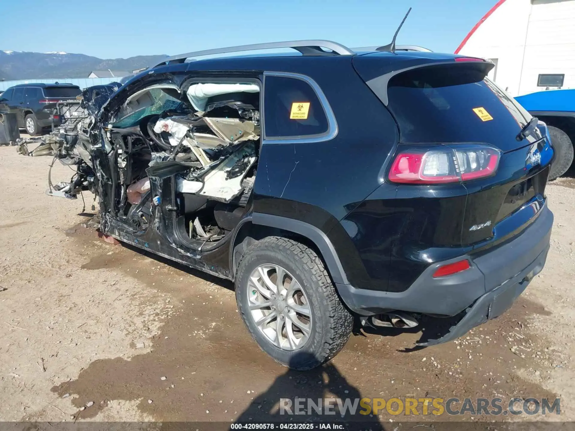 3 Photograph of a damaged car 1C4PJMCX9KD131399 JEEP CHEROKEE 2019