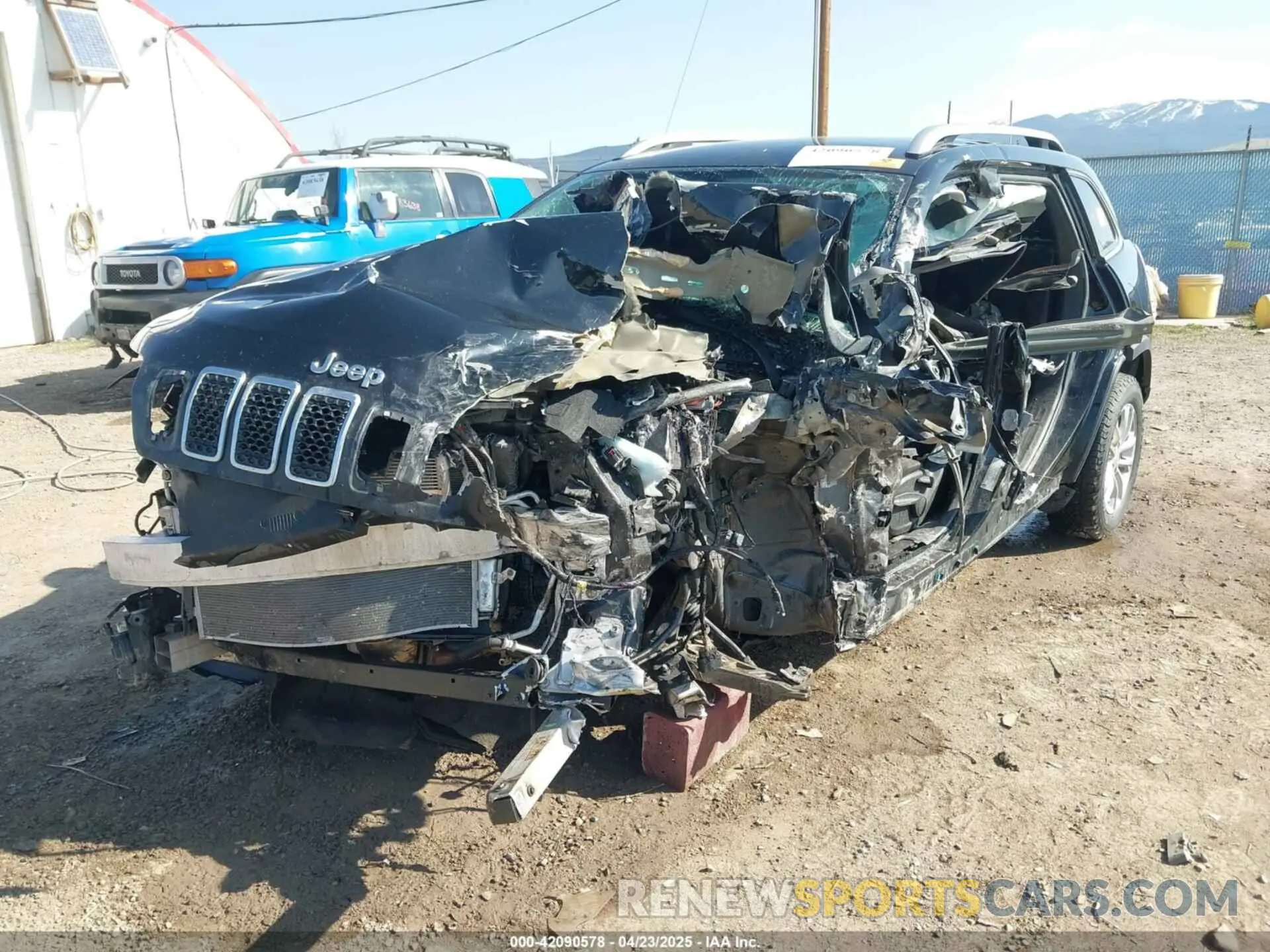 6 Photograph of a damaged car 1C4PJMCX9KD131399 JEEP CHEROKEE 2019