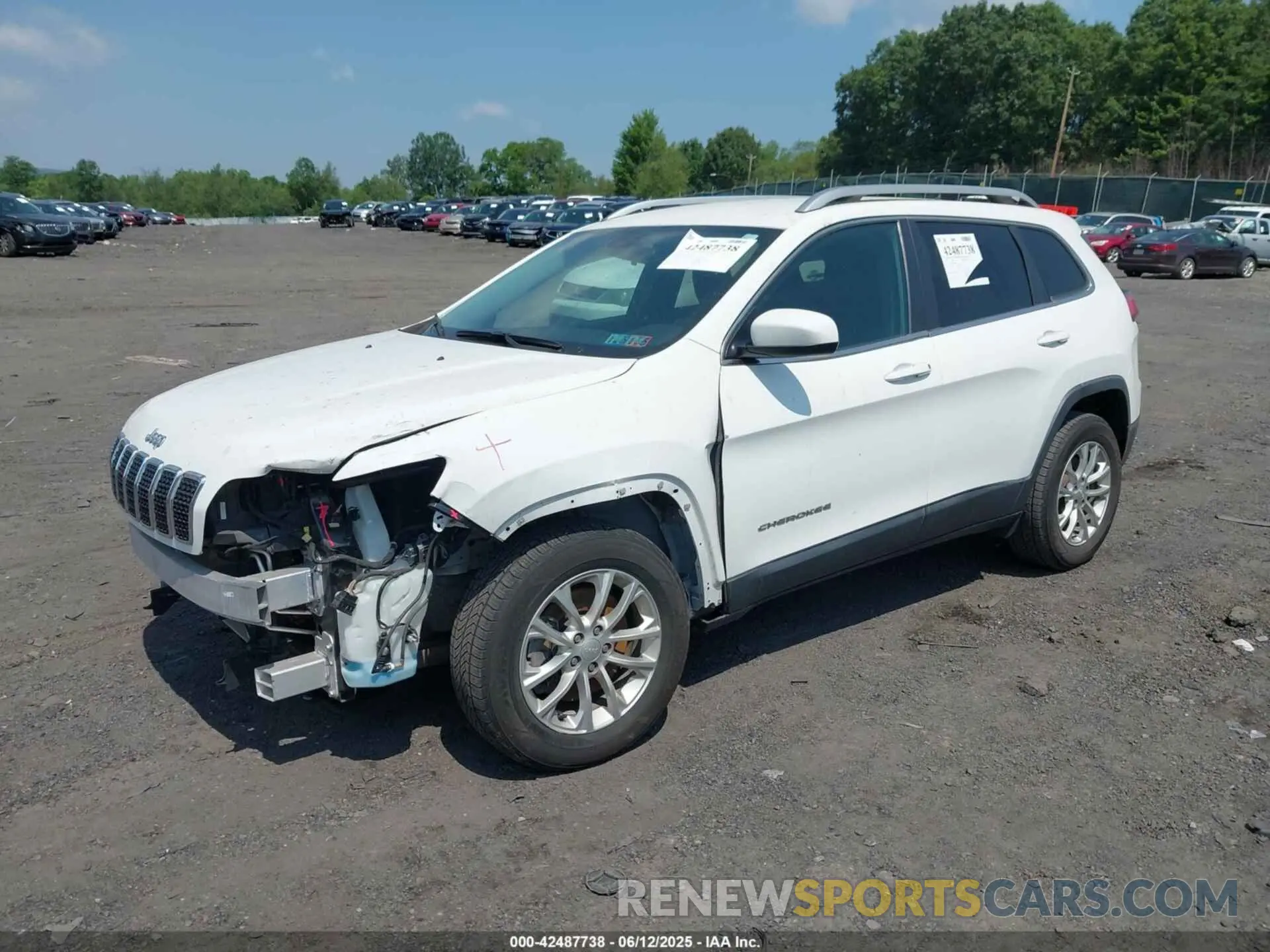 2 Photograph of a damaged car 1C4PJMCX9KD189948 JEEP CHEROKEE 2019