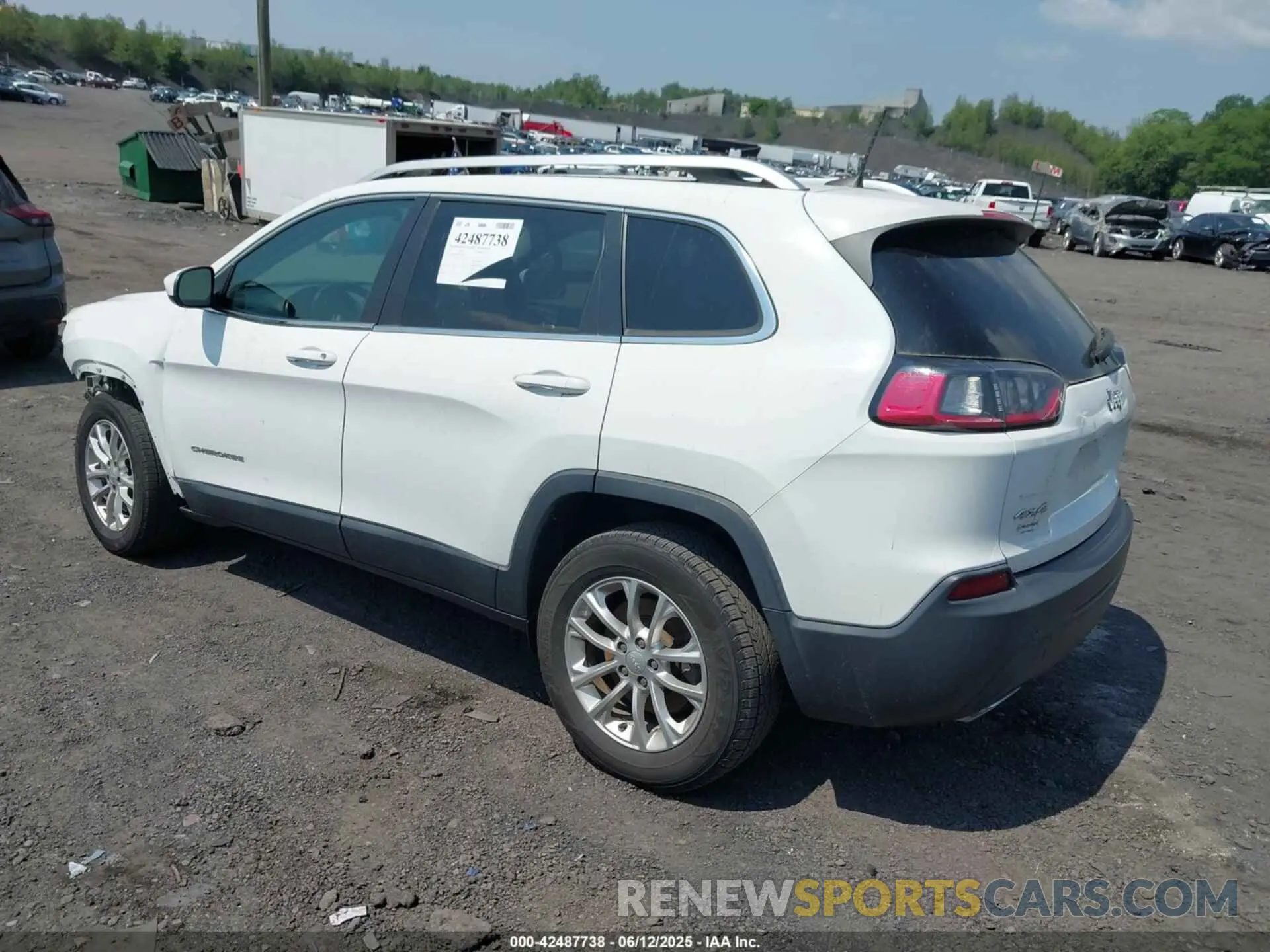 3 Photograph of a damaged car 1C4PJMCX9KD189948 JEEP CHEROKEE 2019