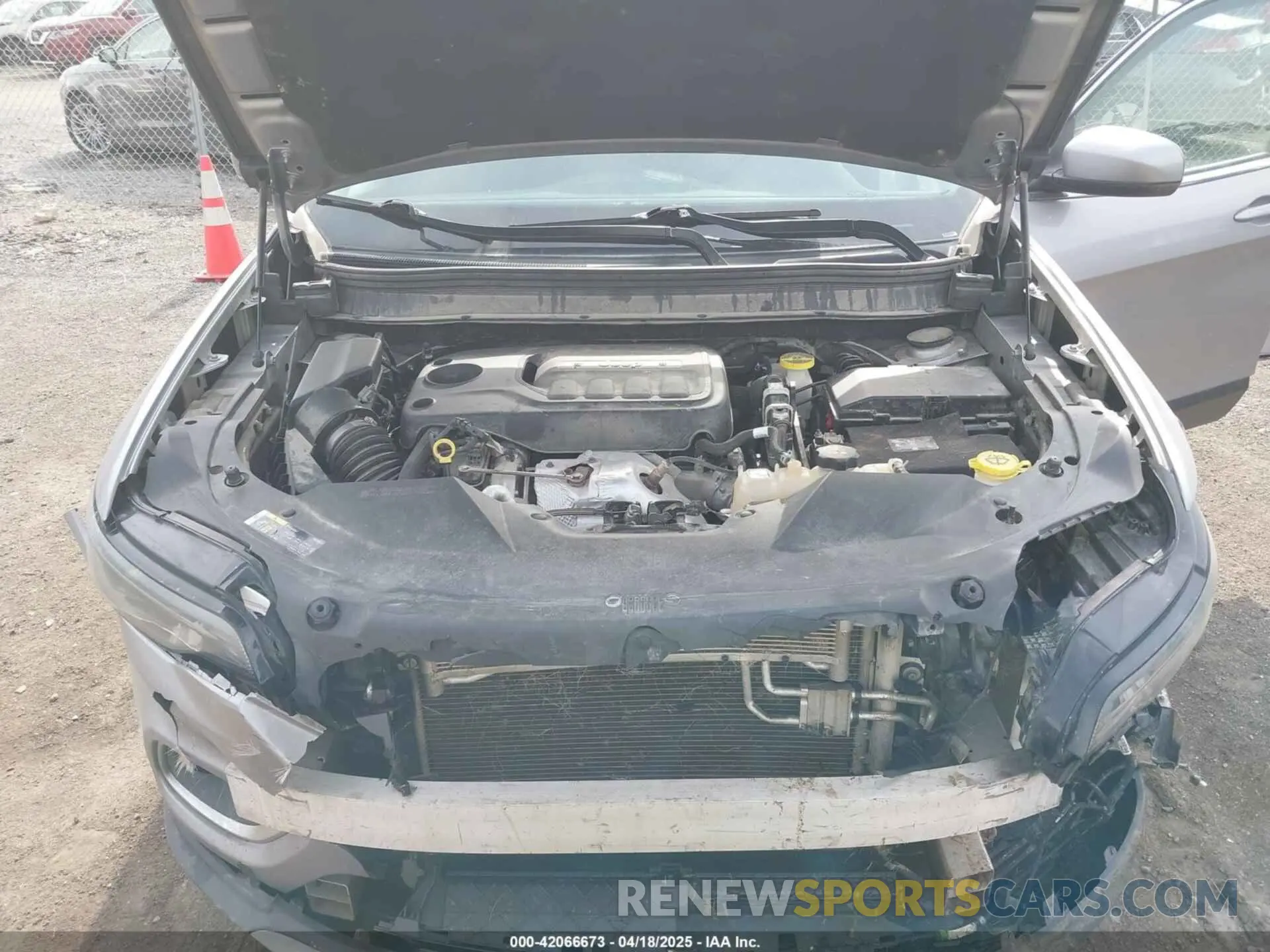 10 Photograph of a damaged car 1C4PJMDN3KD178909 JEEP CHEROKEE 2019