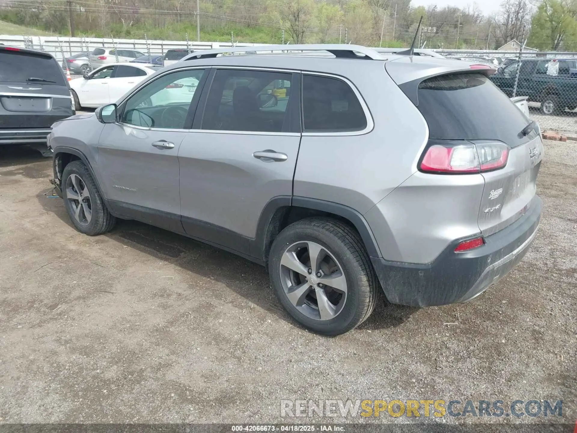 3 Photograph of a damaged car 1C4PJMDN3KD178909 JEEP CHEROKEE 2019
