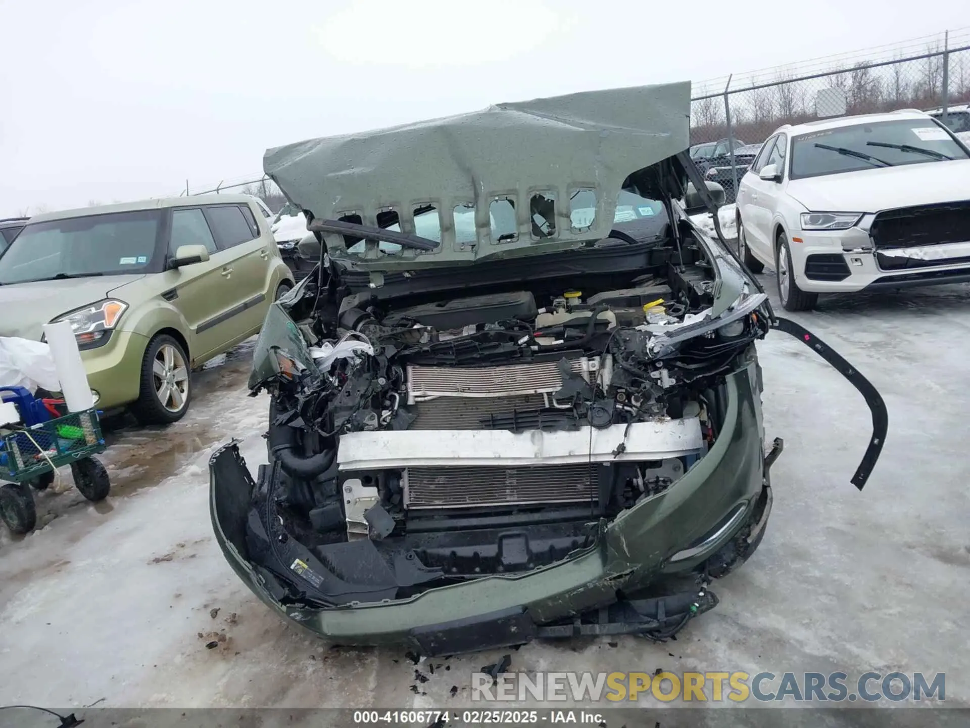 12 Photograph of a damaged car 1C4PJMDN3KD251678 JEEP CHEROKEE 2019