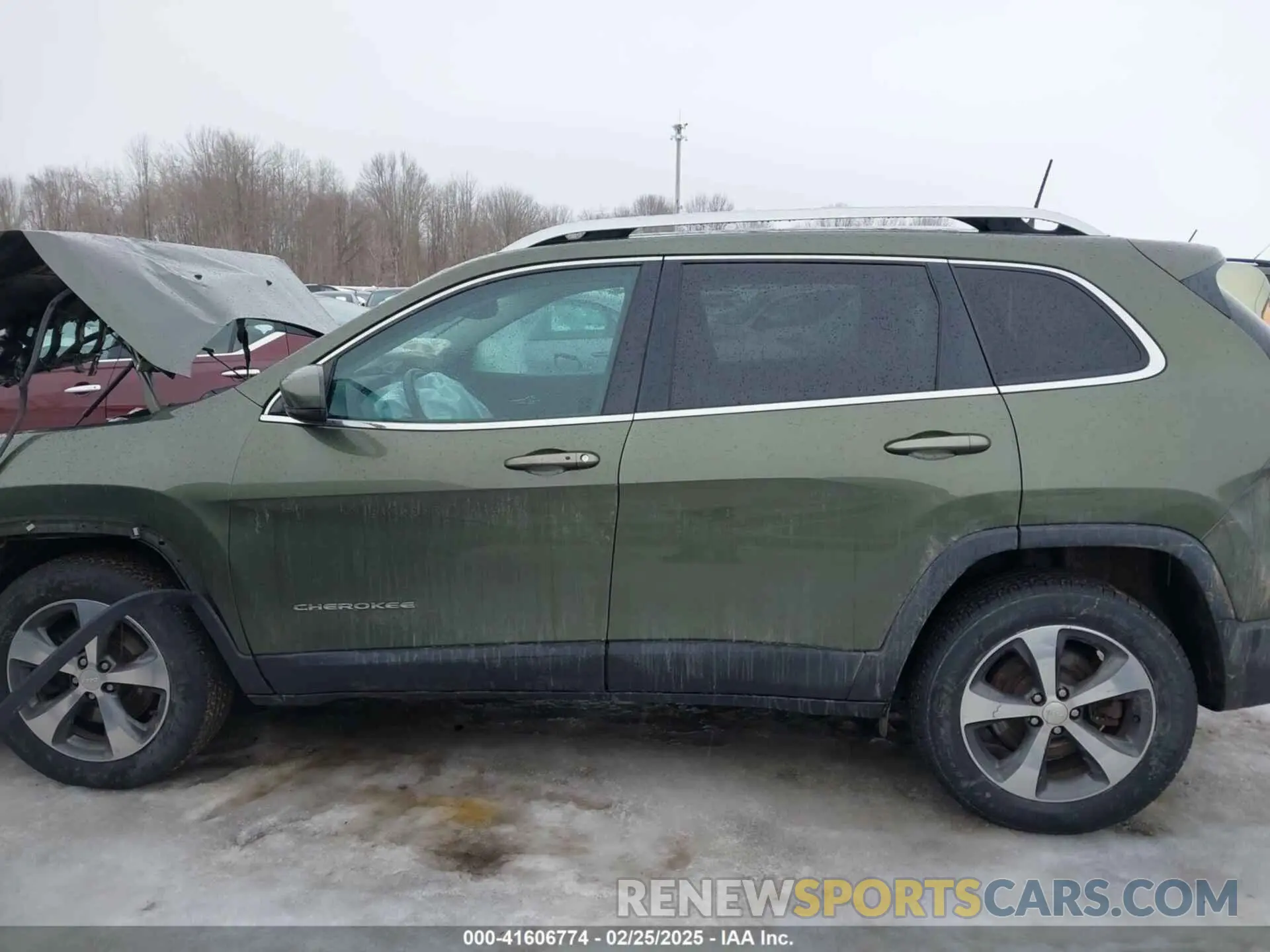 14 Photograph of a damaged car 1C4PJMDN3KD251678 JEEP CHEROKEE 2019