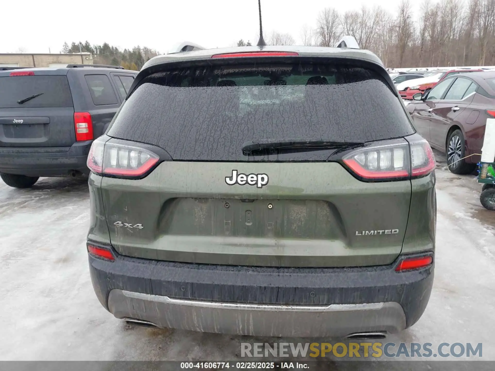 16 Photograph of a damaged car 1C4PJMDN3KD251678 JEEP CHEROKEE 2019