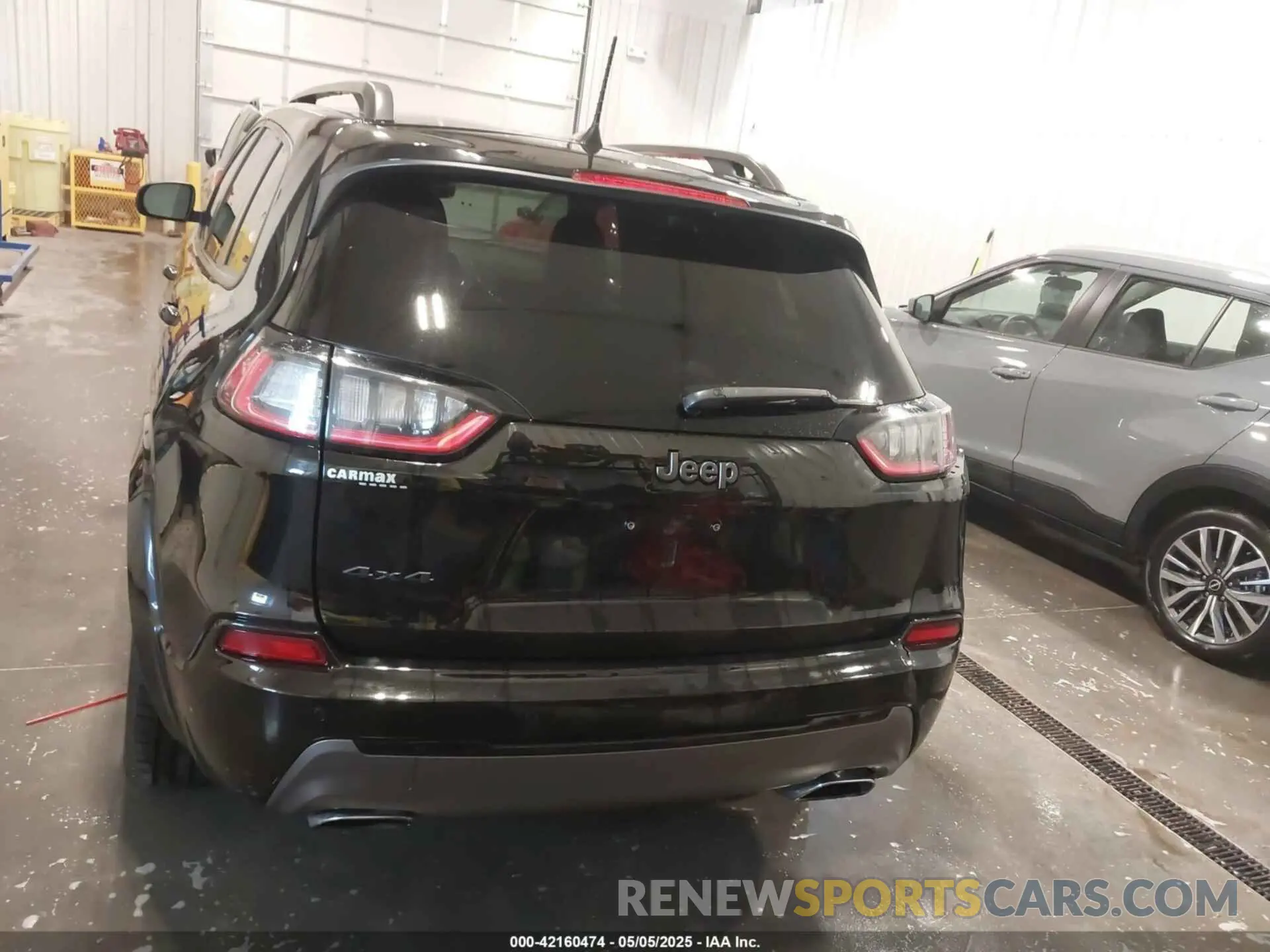 16 Photograph of a damaged car 1C4PJMDN3KD343910 JEEP CHEROKEE 2019