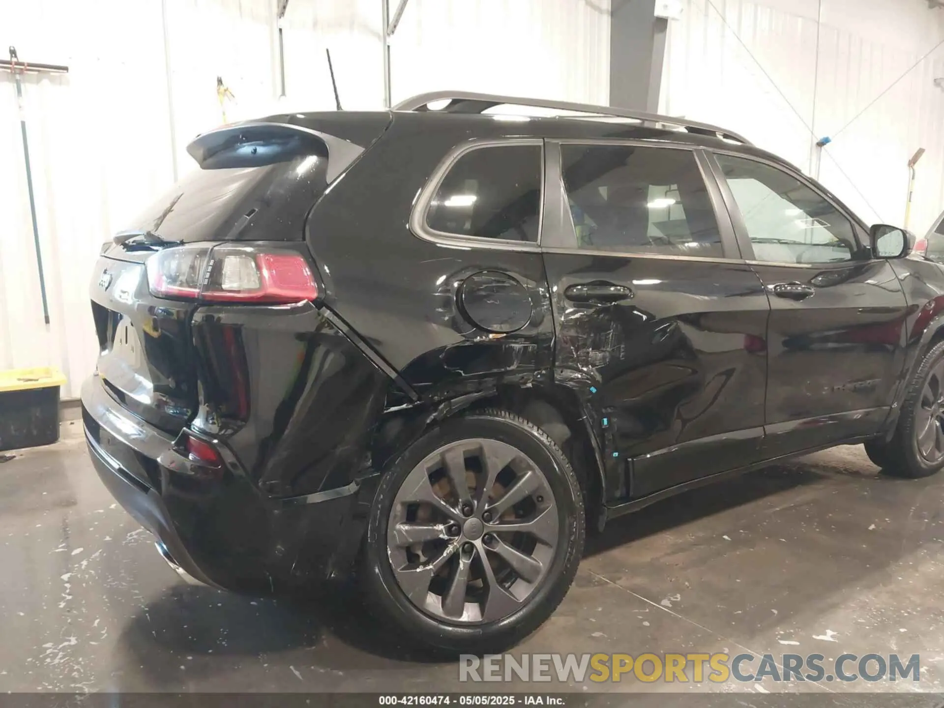6 Photograph of a damaged car 1C4PJMDN3KD343910 JEEP CHEROKEE 2019
