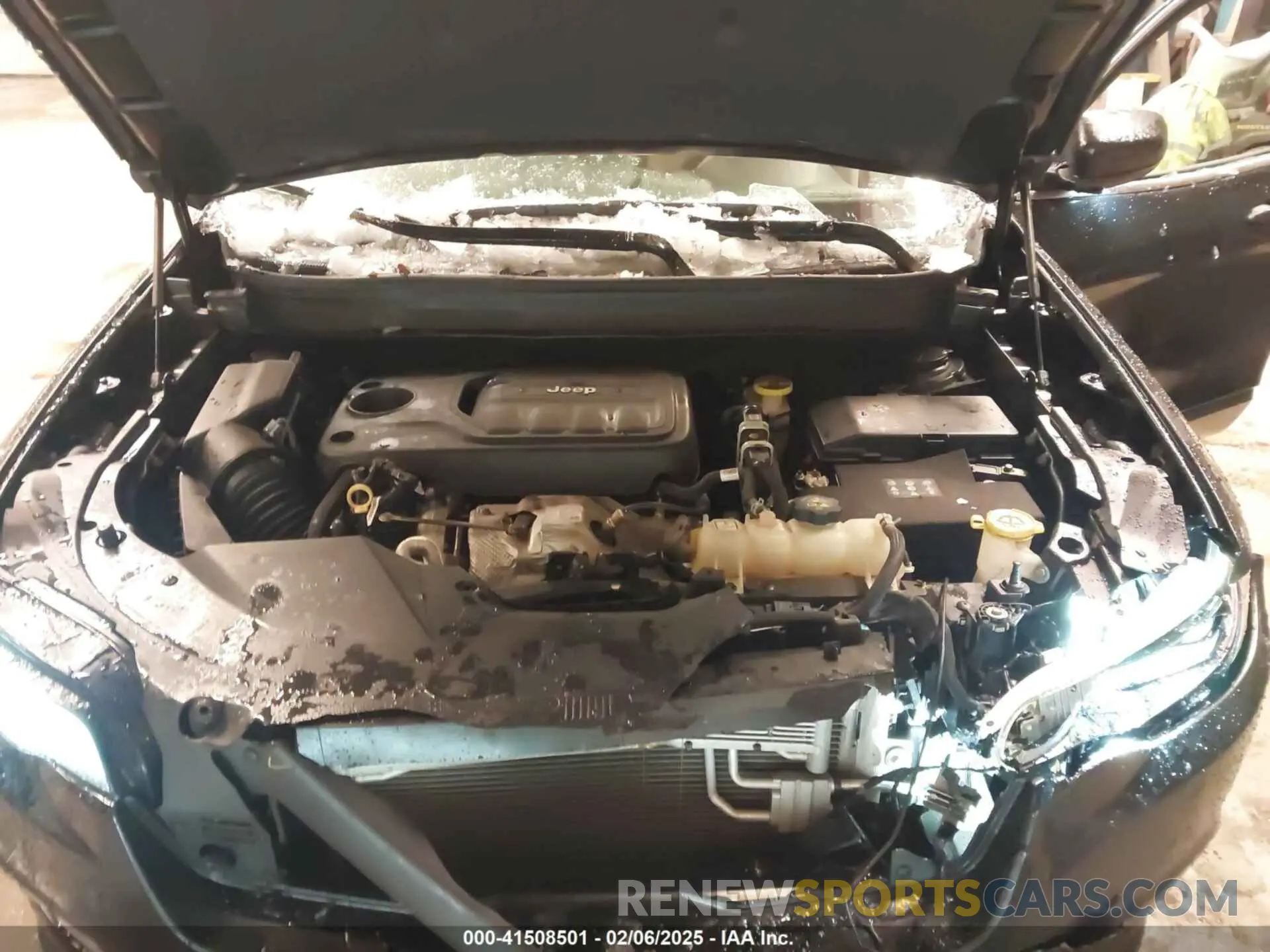 10 Photograph of a damaged car 1C4PJMDN4KD190051 JEEP CHEROKEE 2019