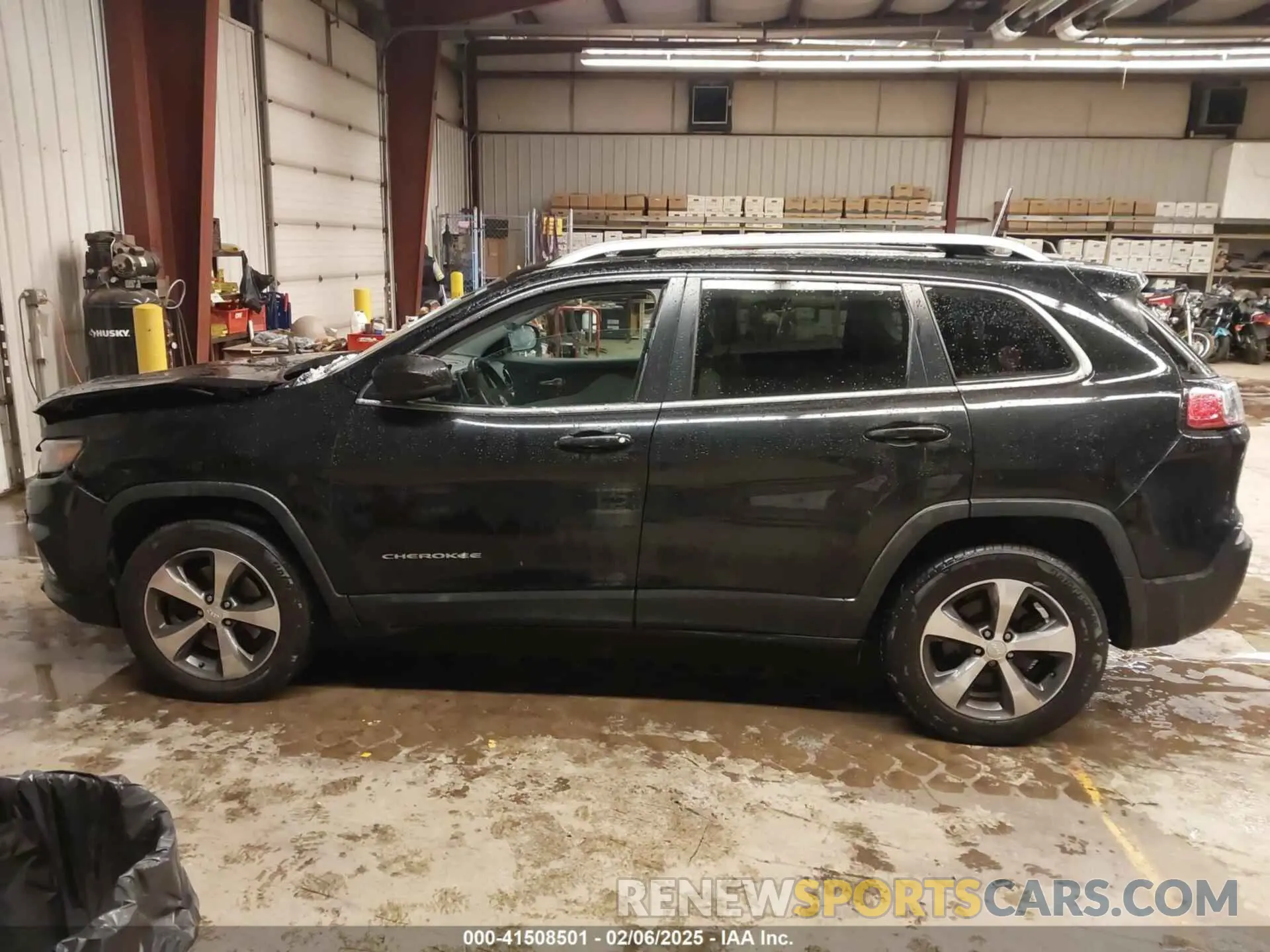 14 Photograph of a damaged car 1C4PJMDN4KD190051 JEEP CHEROKEE 2019