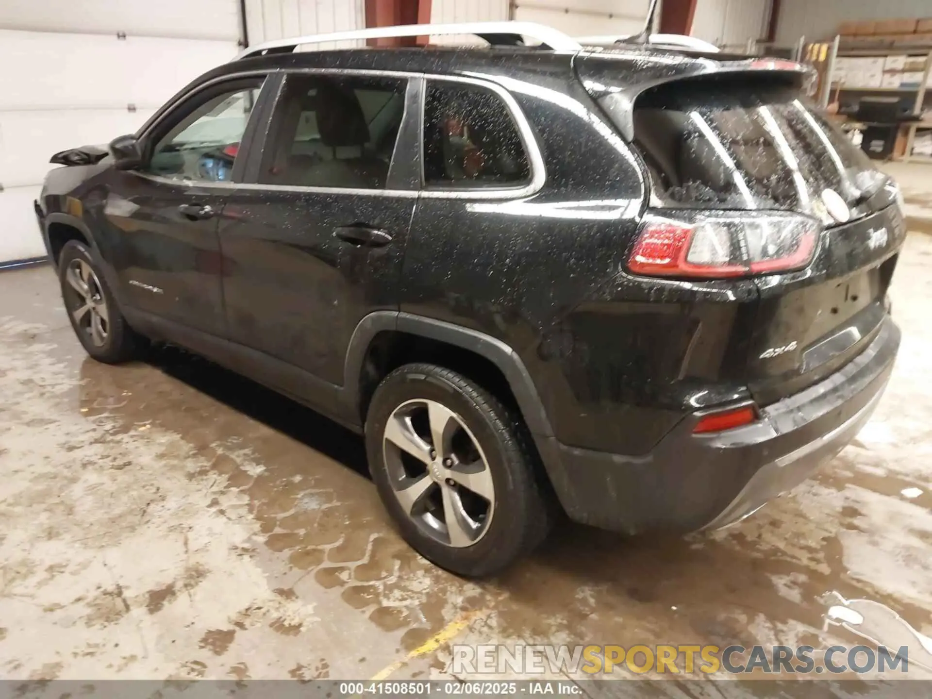 3 Photograph of a damaged car 1C4PJMDN4KD190051 JEEP CHEROKEE 2019