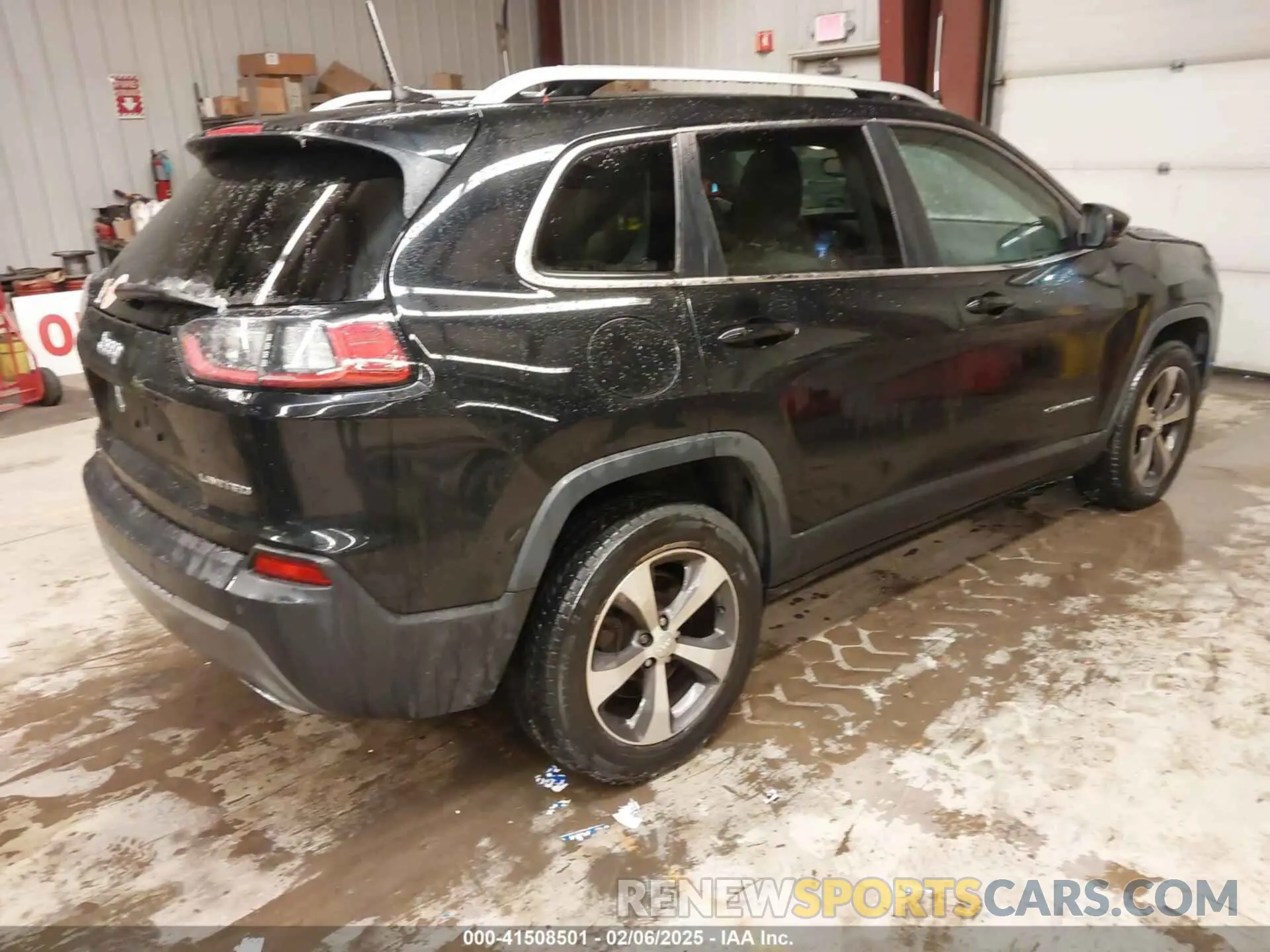 4 Photograph of a damaged car 1C4PJMDN4KD190051 JEEP CHEROKEE 2019