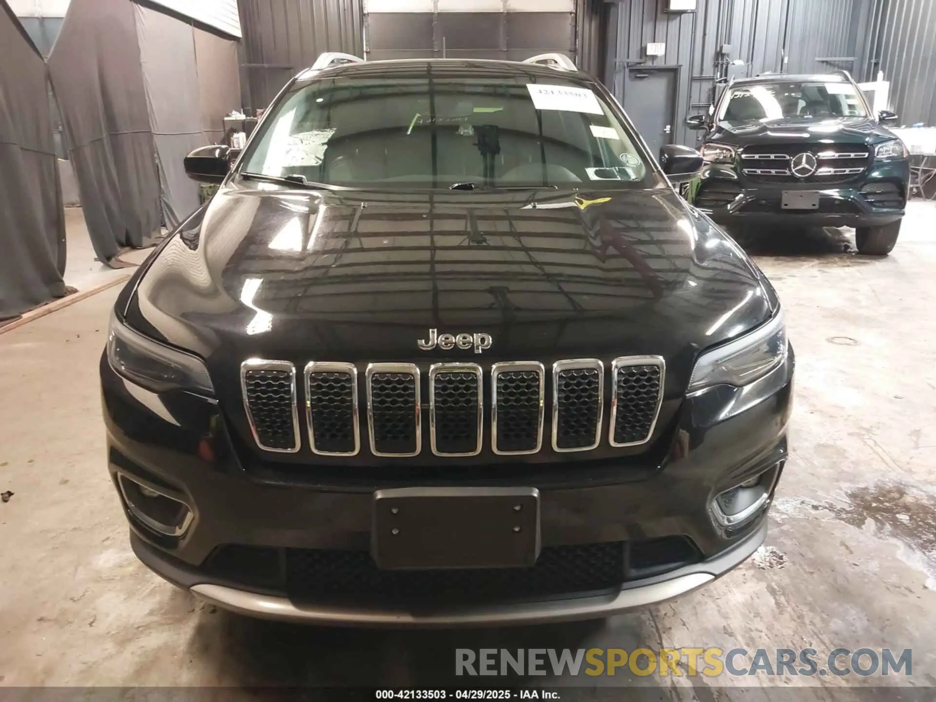 13 Photograph of a damaged car 1C4PJMDN4KD238762 JEEP CHEROKEE 2019