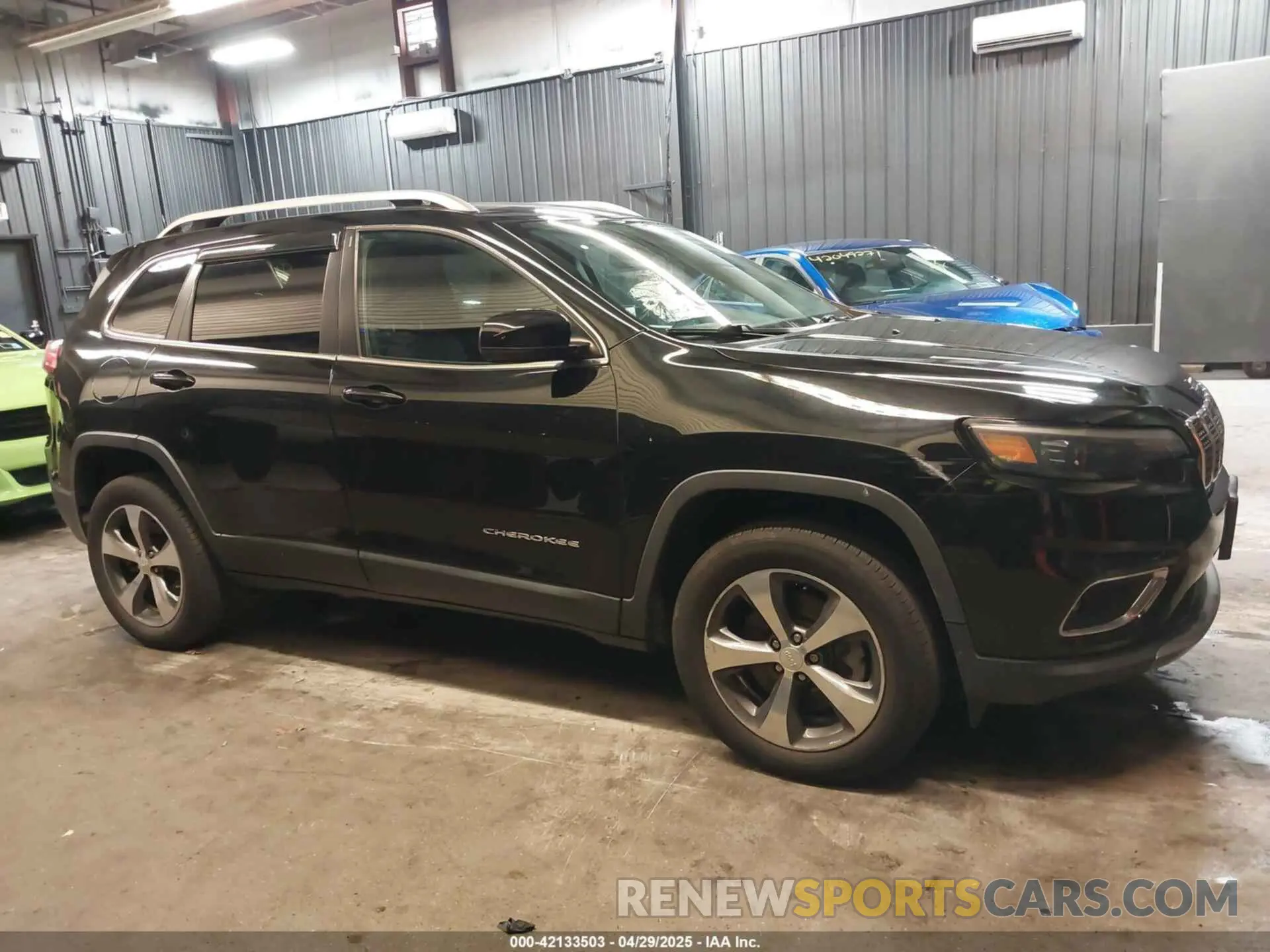 14 Photograph of a damaged car 1C4PJMDN4KD238762 JEEP CHEROKEE 2019
