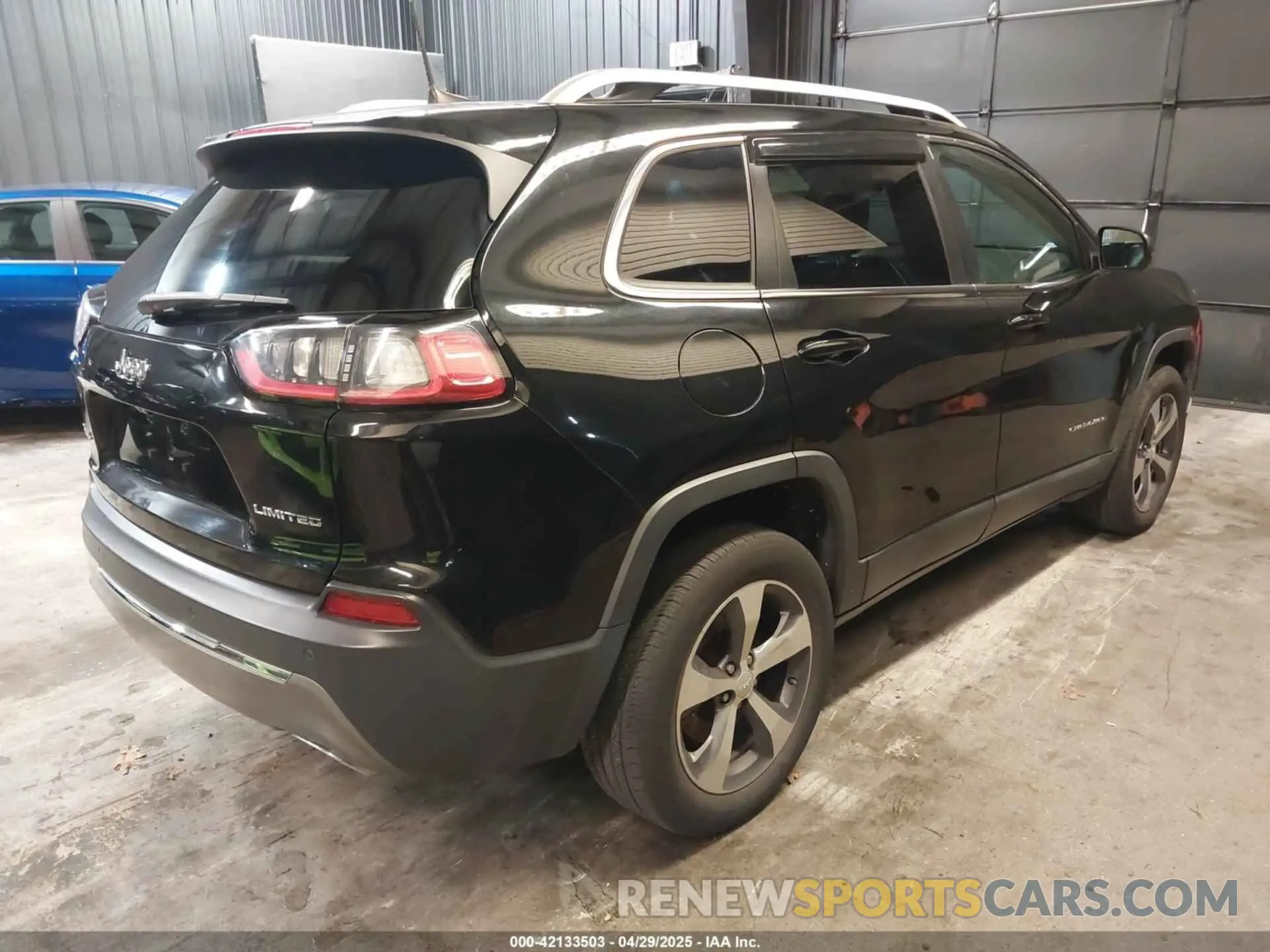 4 Photograph of a damaged car 1C4PJMDN4KD238762 JEEP CHEROKEE 2019