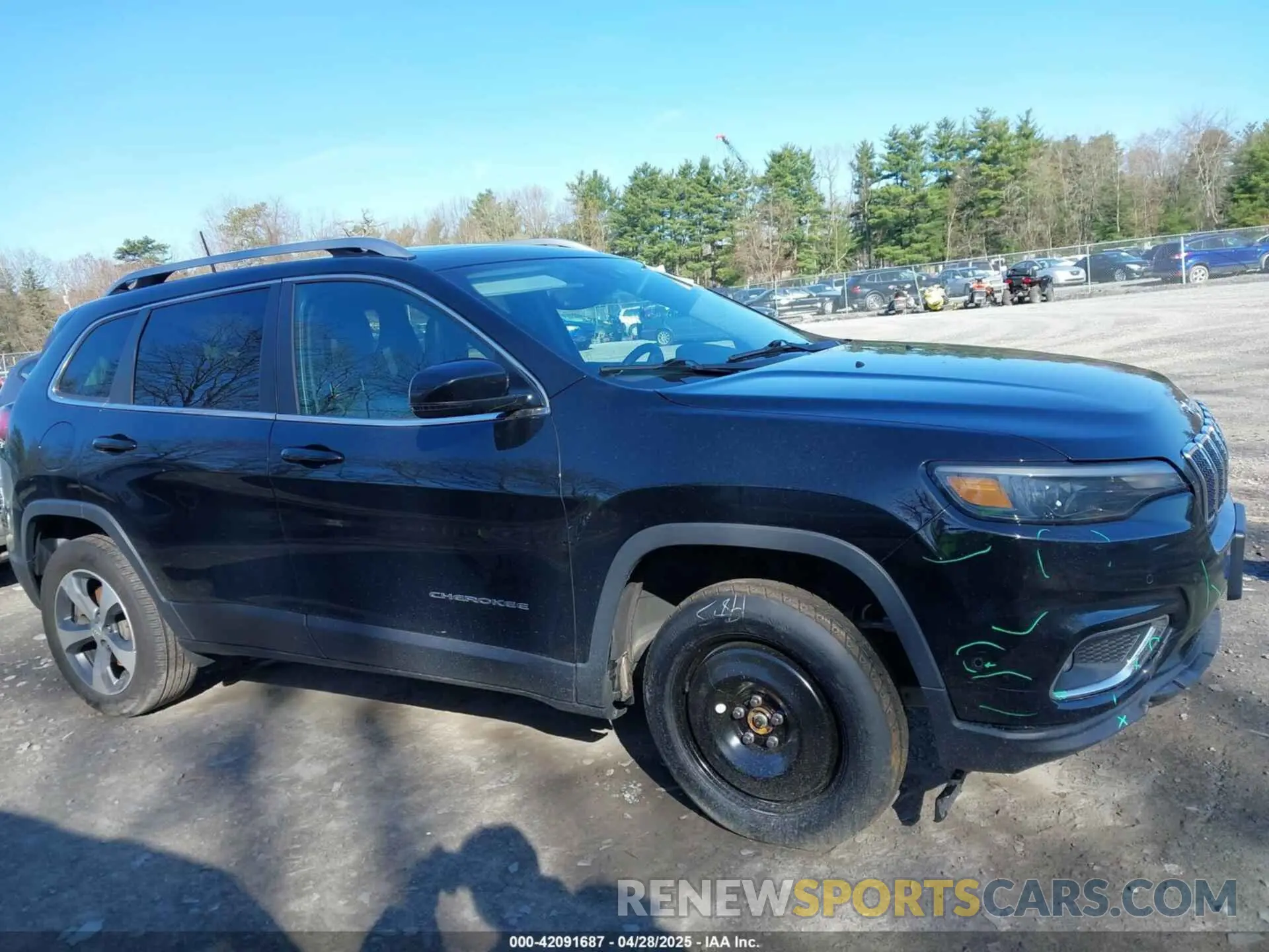 13 Photograph of a damaged car 1C4PJMDN4KD251950 JEEP CHEROKEE 2019