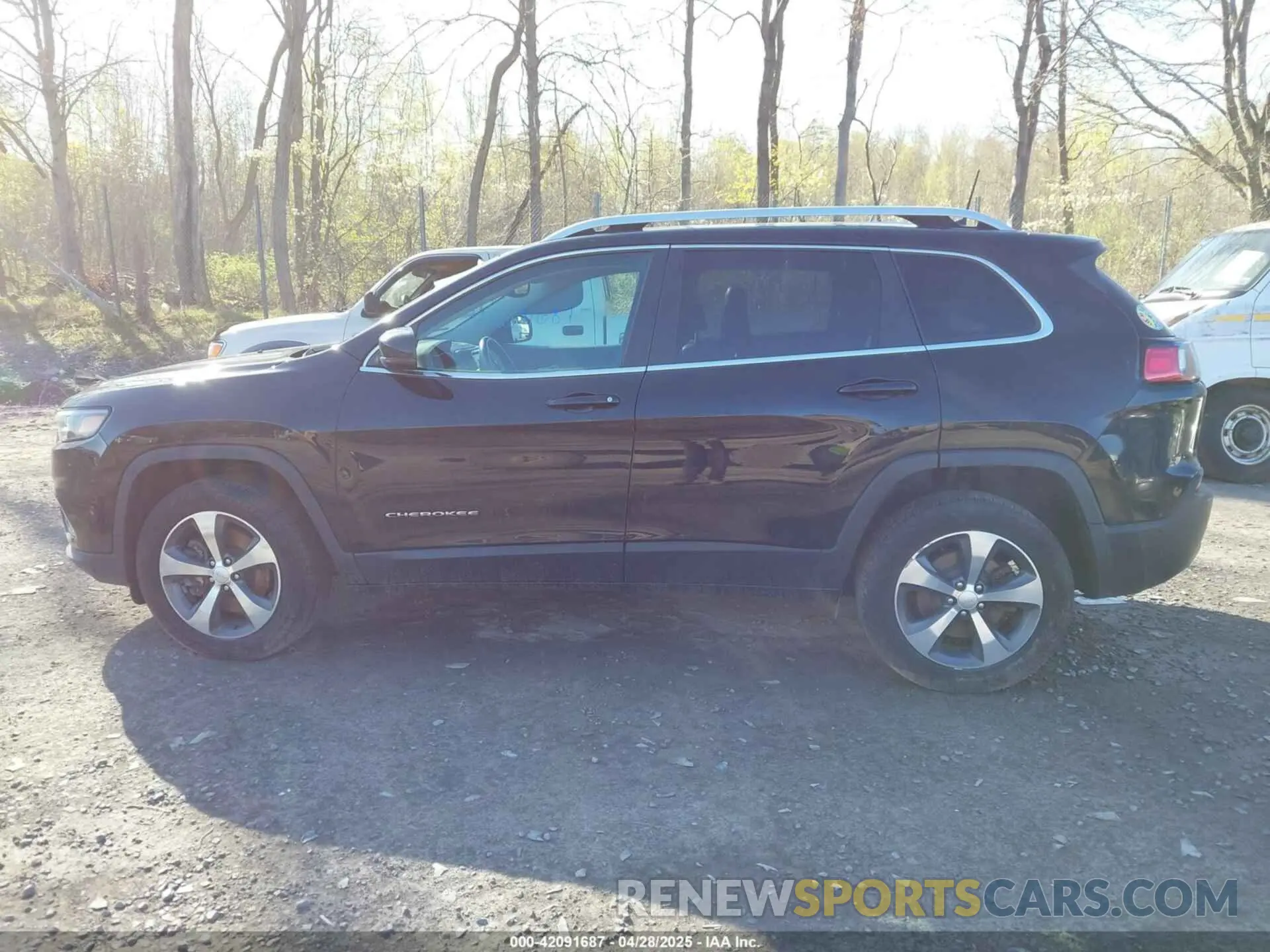 14 Photograph of a damaged car 1C4PJMDN4KD251950 JEEP CHEROKEE 2019