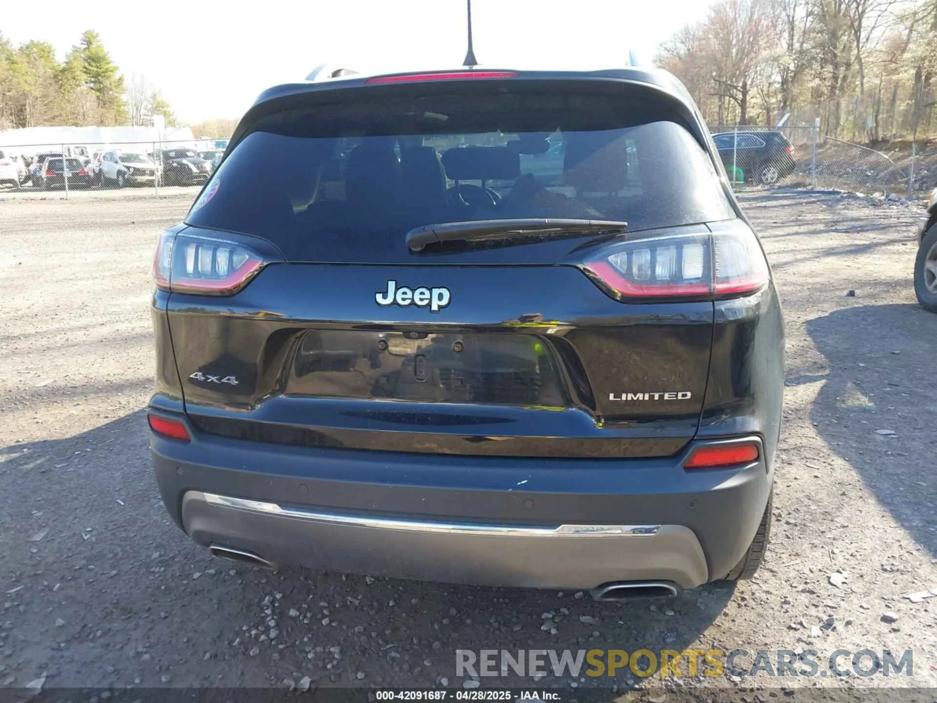 16 Photograph of a damaged car 1C4PJMDN4KD251950 JEEP CHEROKEE 2019