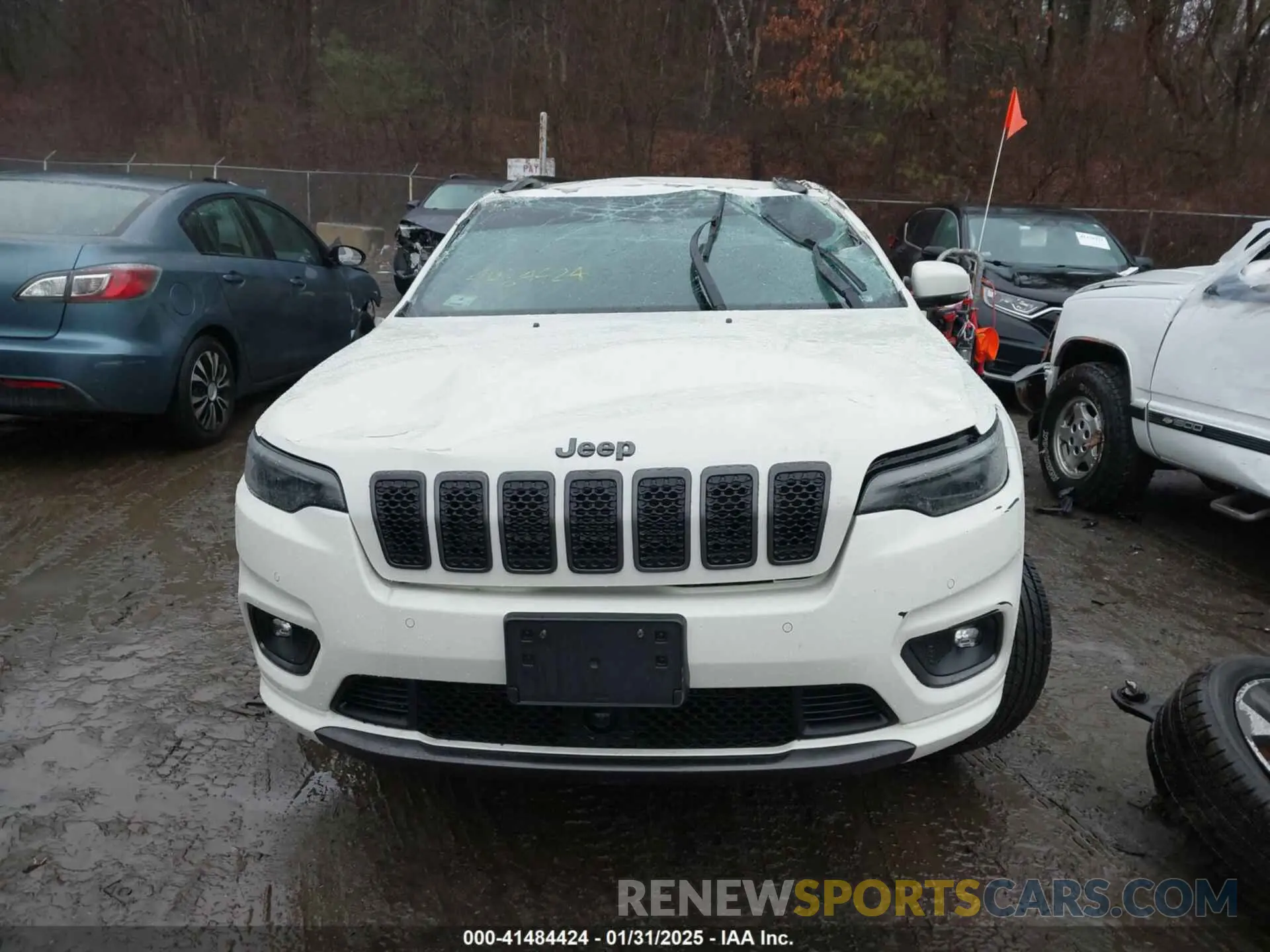 13 Photograph of a damaged car 1C4PJMDN4KD367276 JEEP CHEROKEE 2019